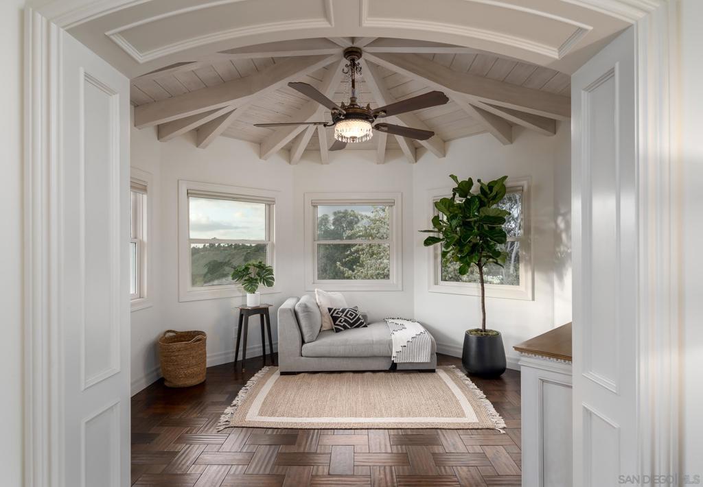 6155 Avenida Cuatro Vientos