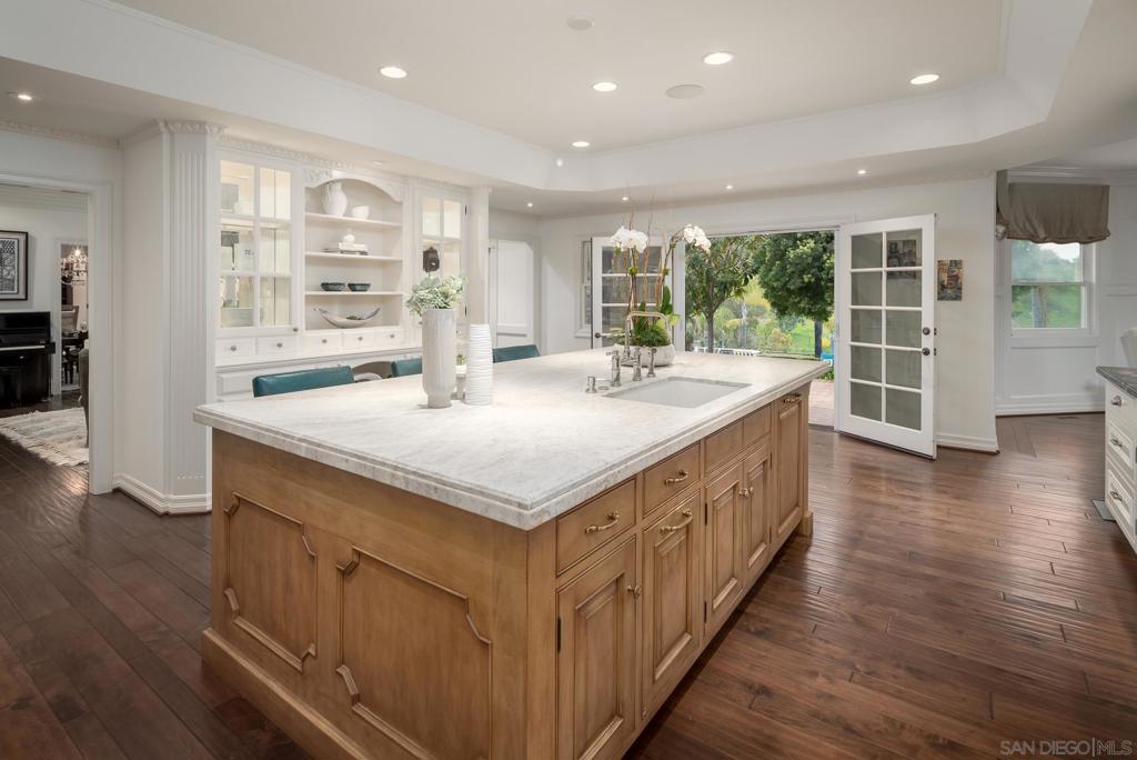 6155 Avenida Cuatro Vientos