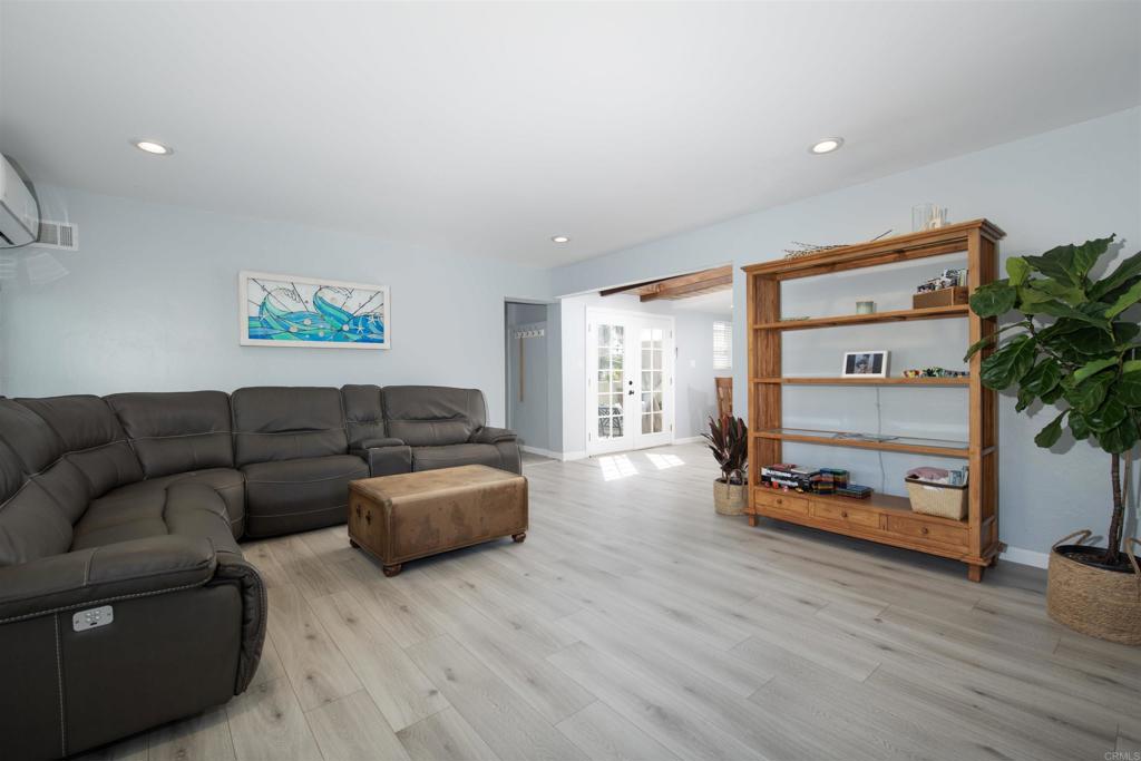 502 Crouch Street