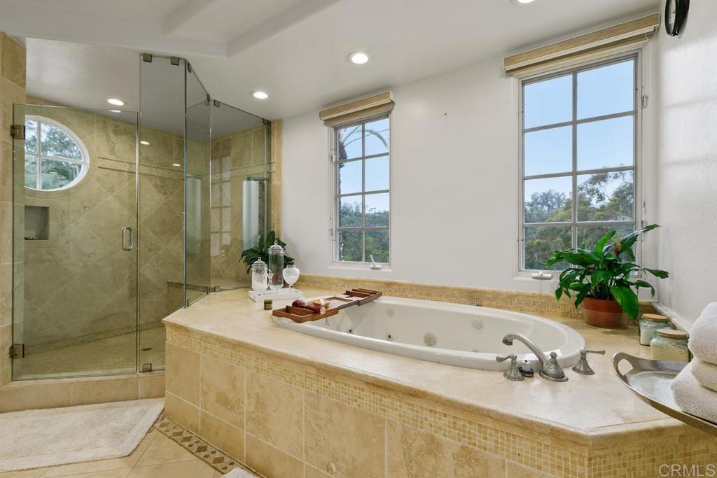 5445 Calzada del Bosque