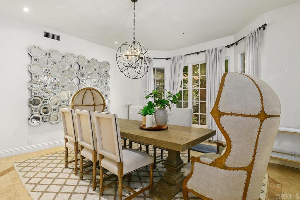 5445 Calzada del Bosque