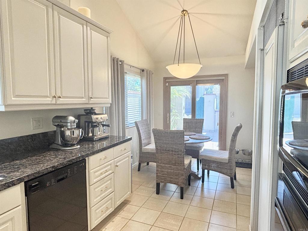 4074 Avenida Brisa