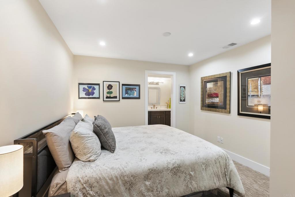 2319 Cambridge