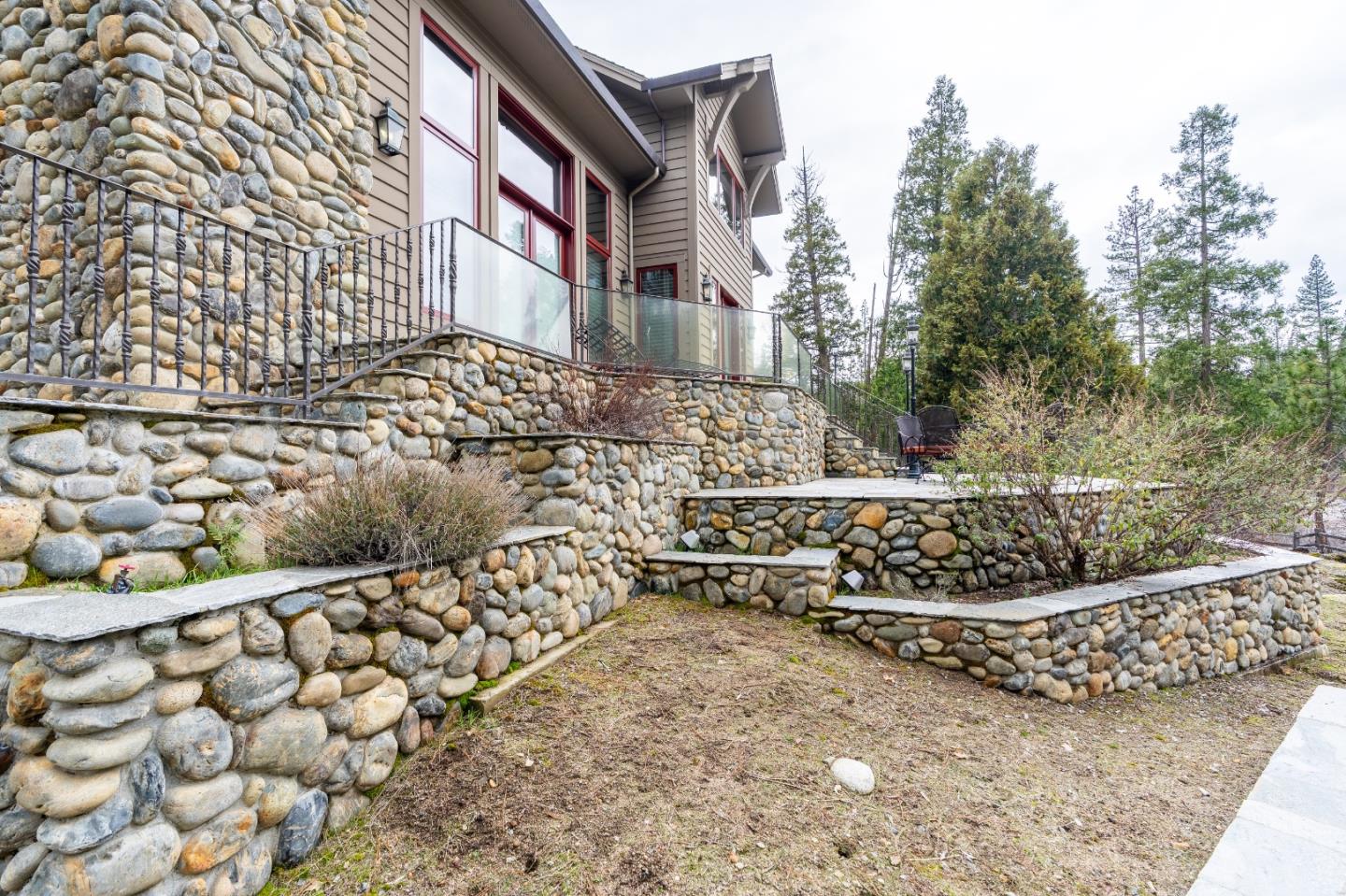 7899 Forest Drive