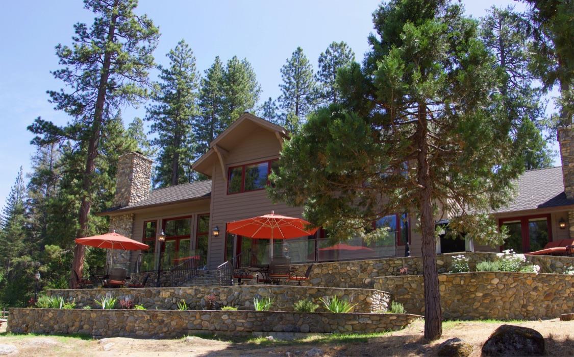 7899 Forest Drive