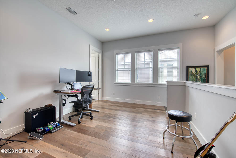 52 LAGOON COURSE Avenue