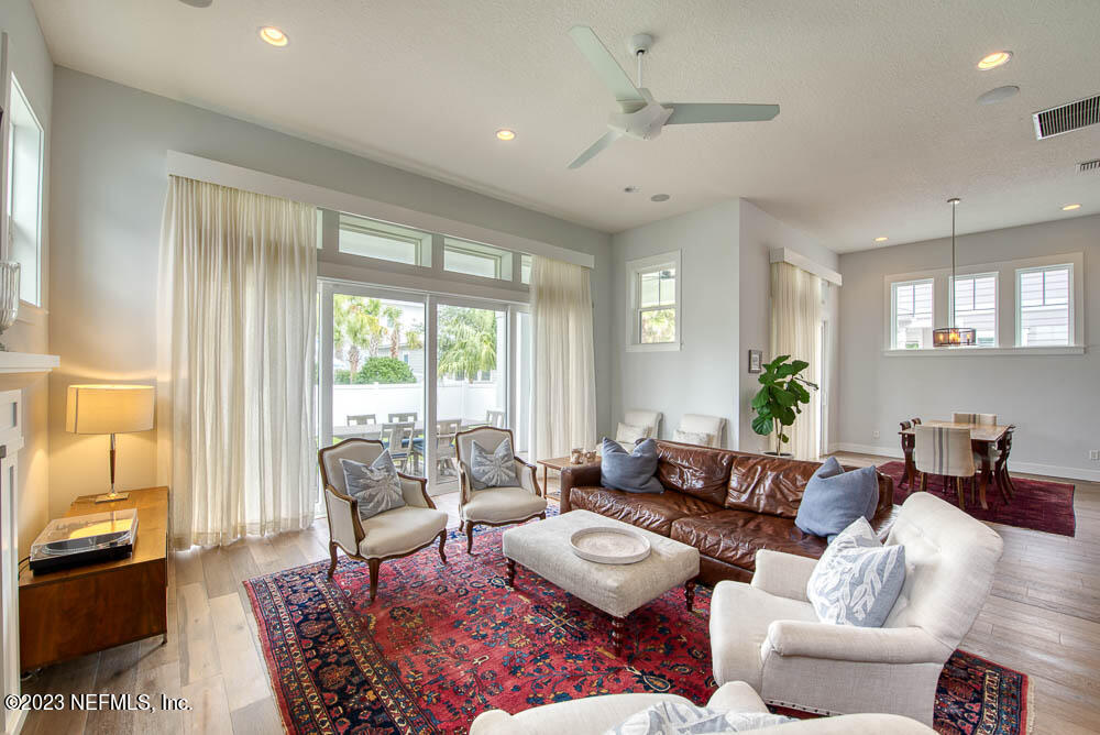 52 LAGOON COURSE Avenue