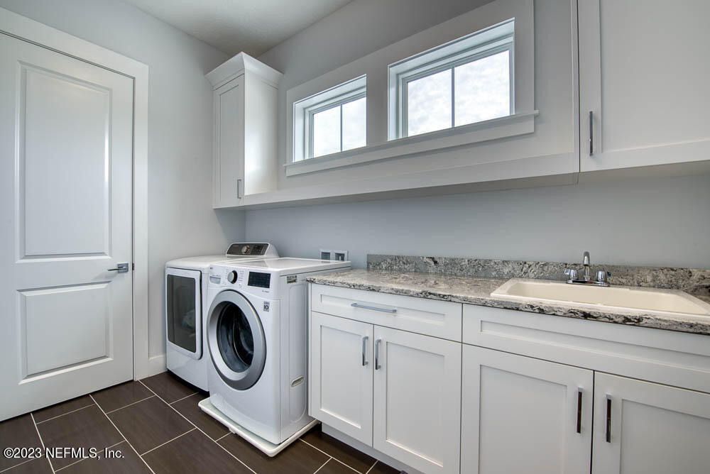 52 LAGOON COURSE Avenue