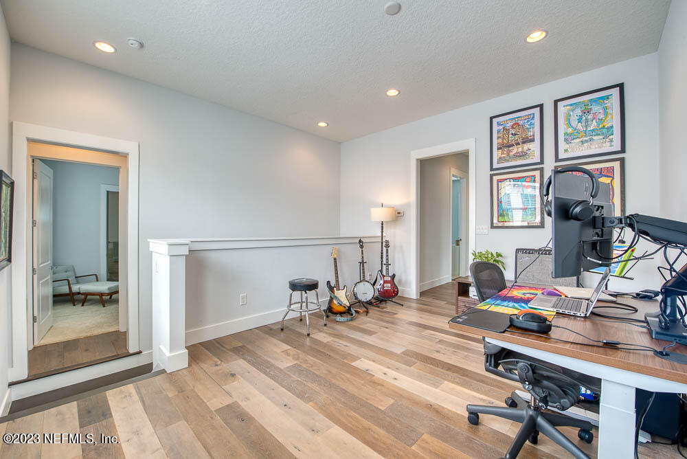 52 LAGOON COURSE Avenue