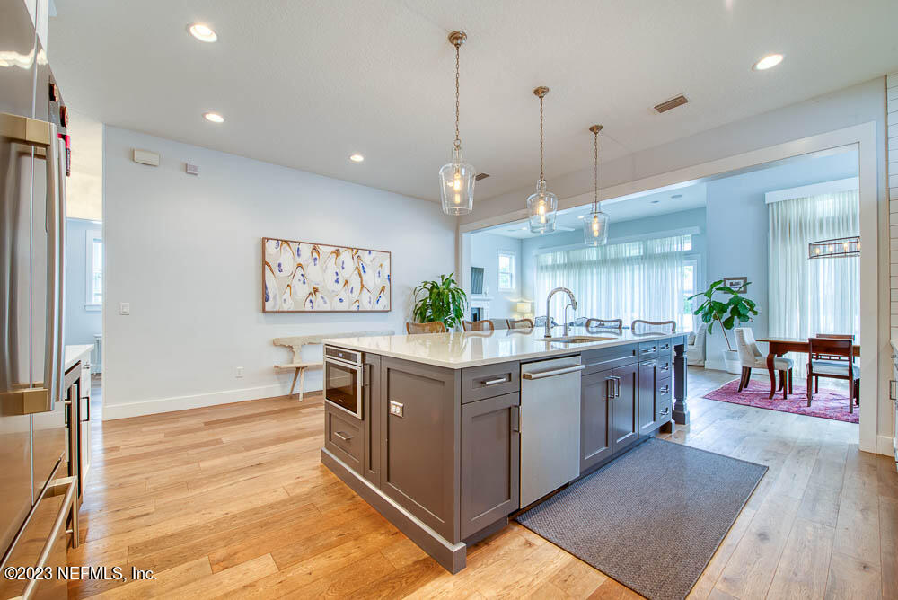 52 LAGOON COURSE Avenue