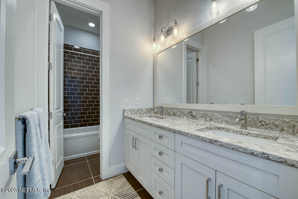 52 LAGOON COURSE Avenue