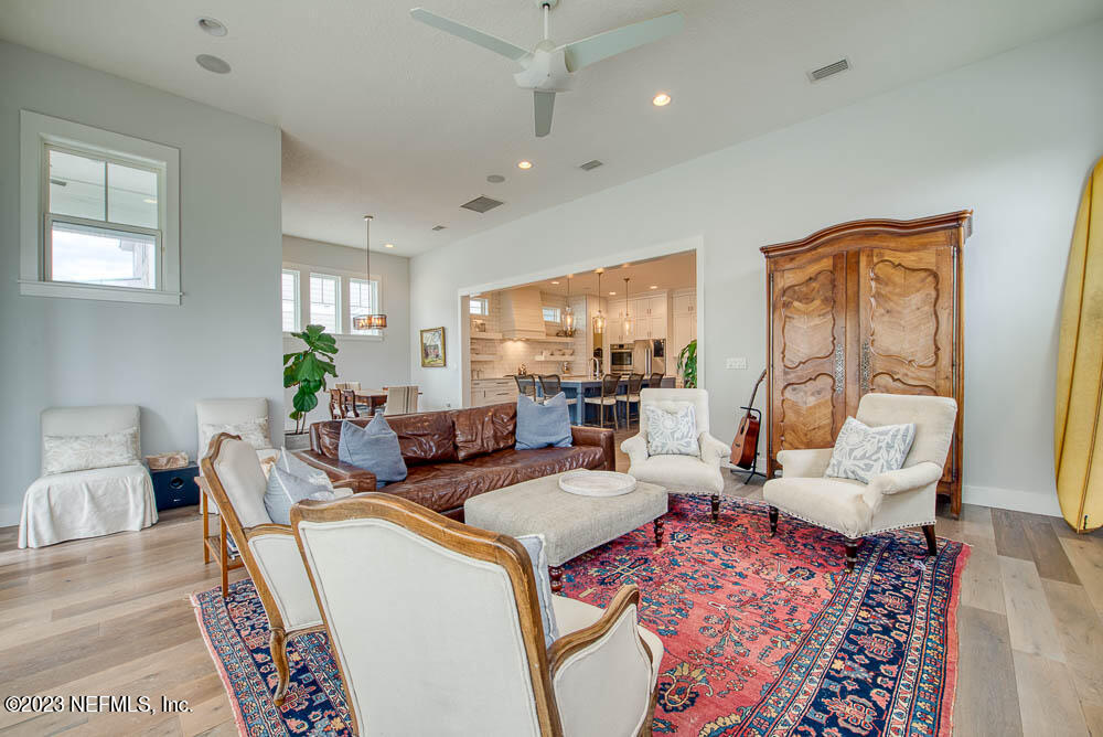 52 LAGOON COURSE Avenue