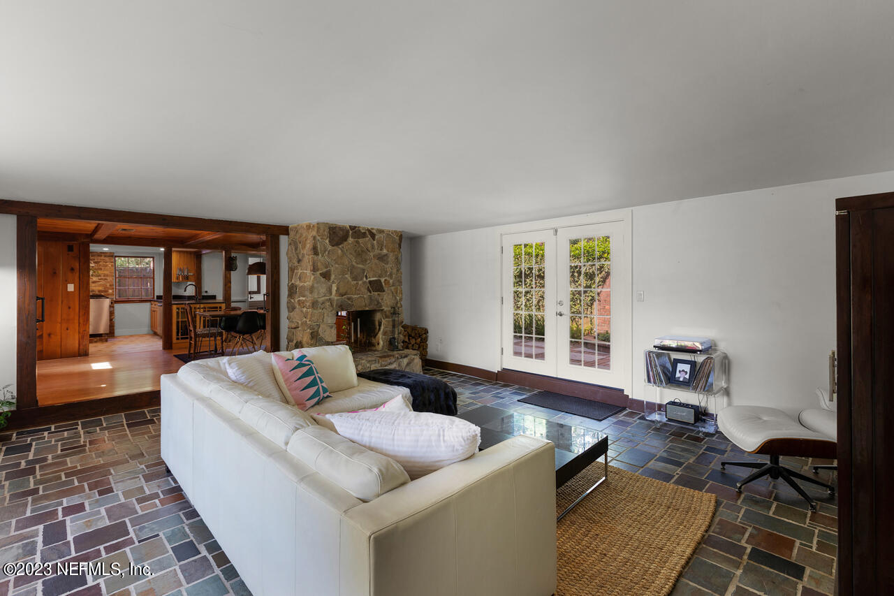 3602 RIVER HALL Drive