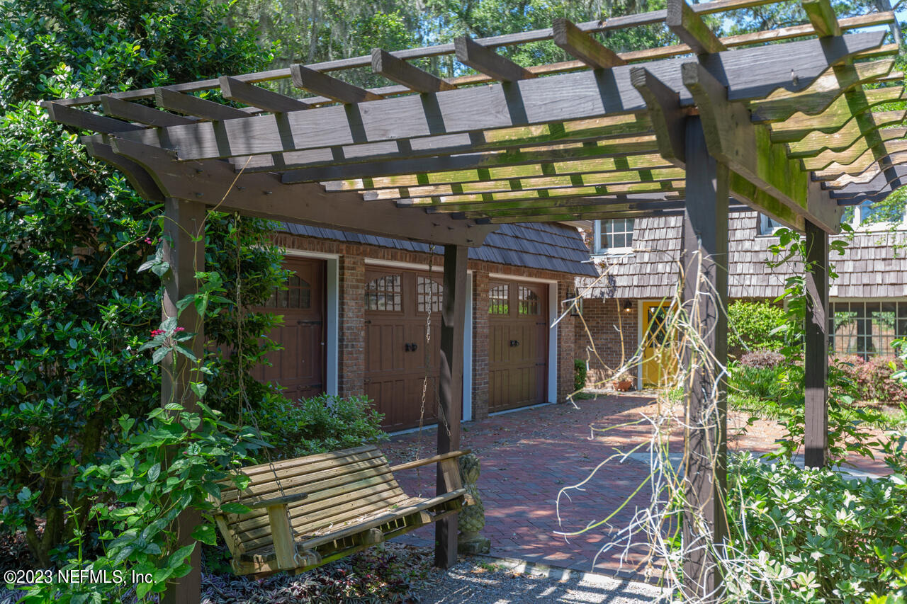 3602 RIVER HALL Drive