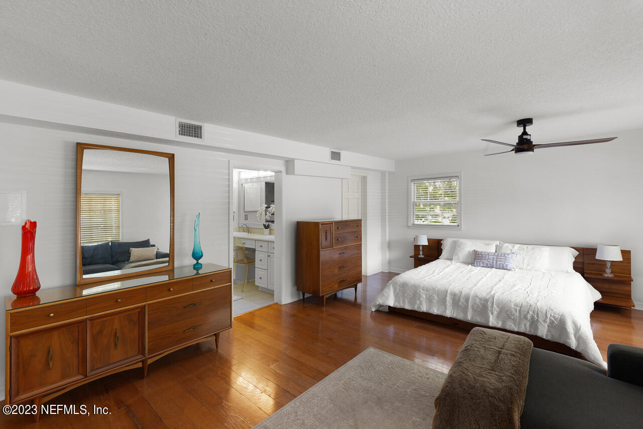 3602 RIVER HALL Drive