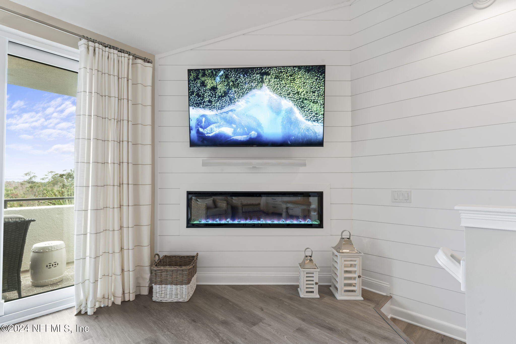 746 SPINNAKERS REACH Drive