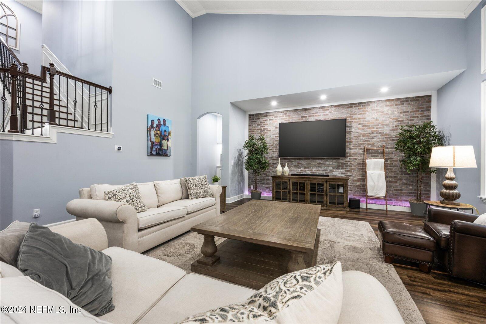 1627 CROOKED OAK Drive