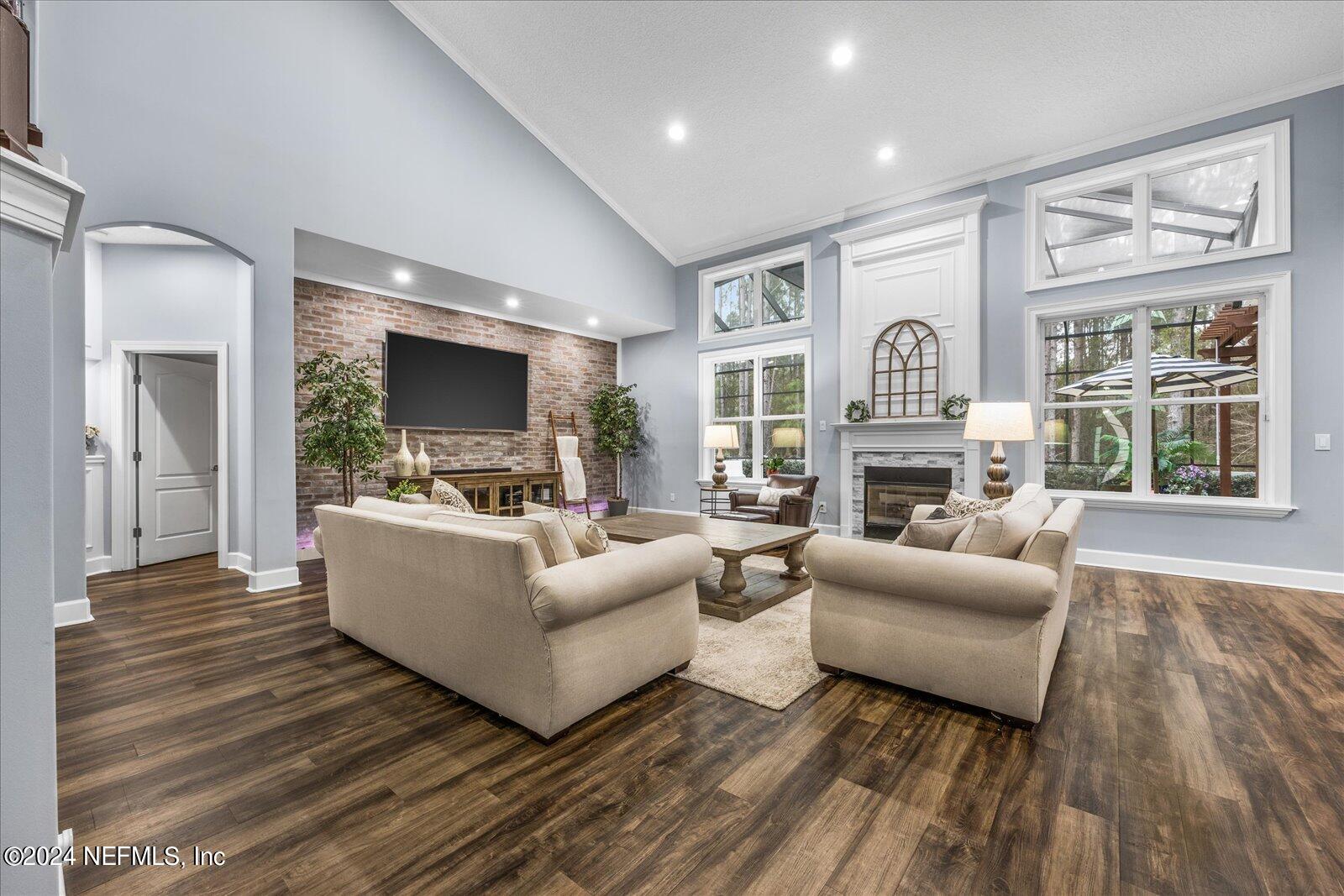 1627 CROOKED OAK Drive