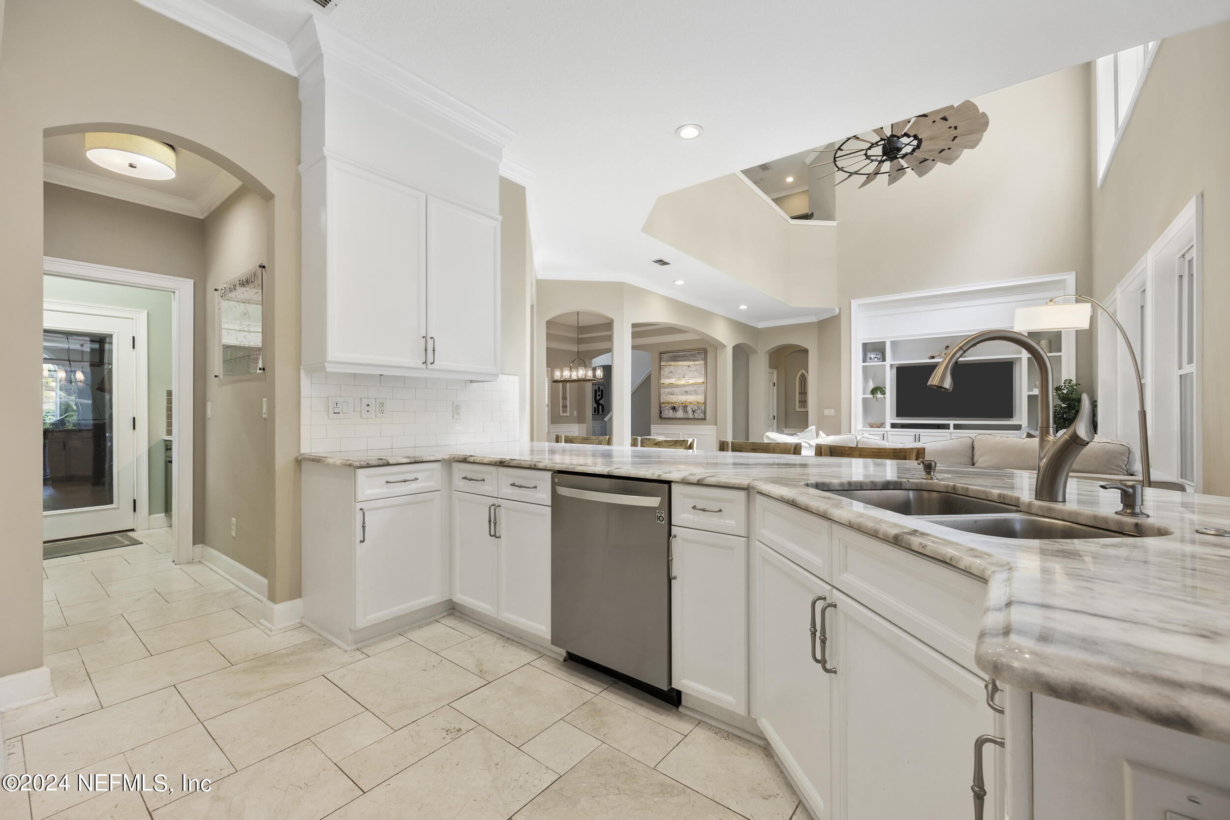 1412 S BURGANDY Trail