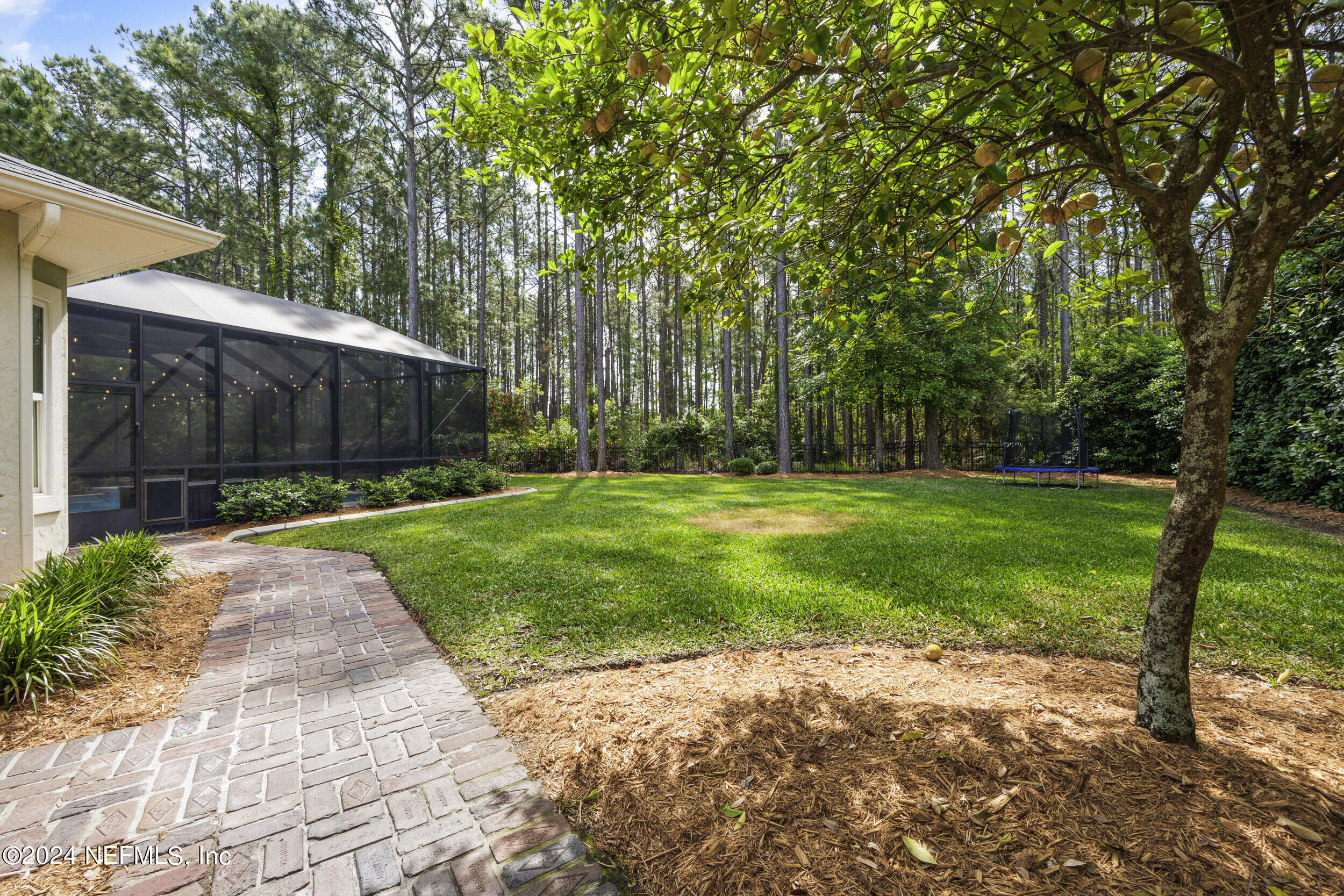 1412 S BURGANDY Trail