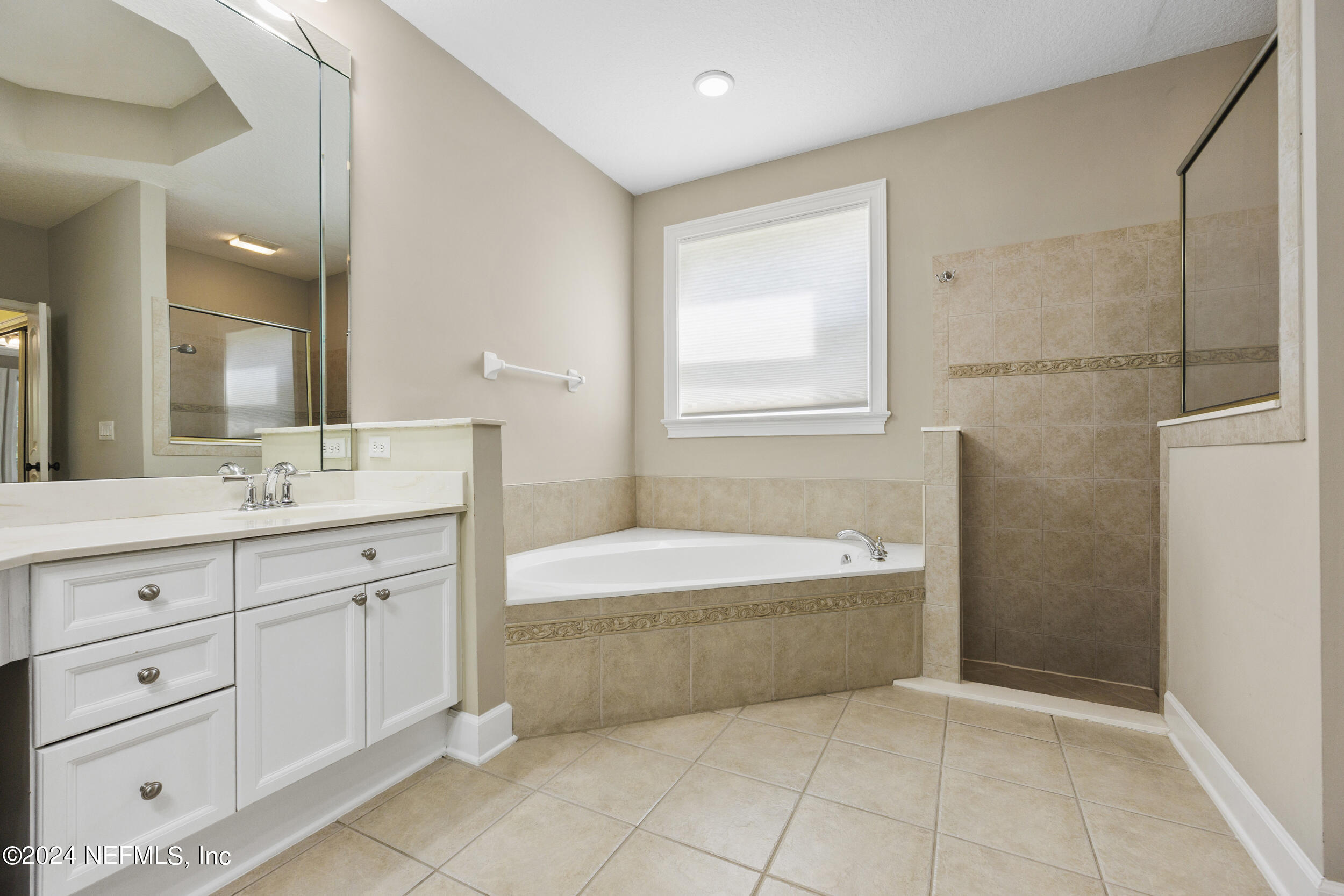 1412 S BURGANDY Trail