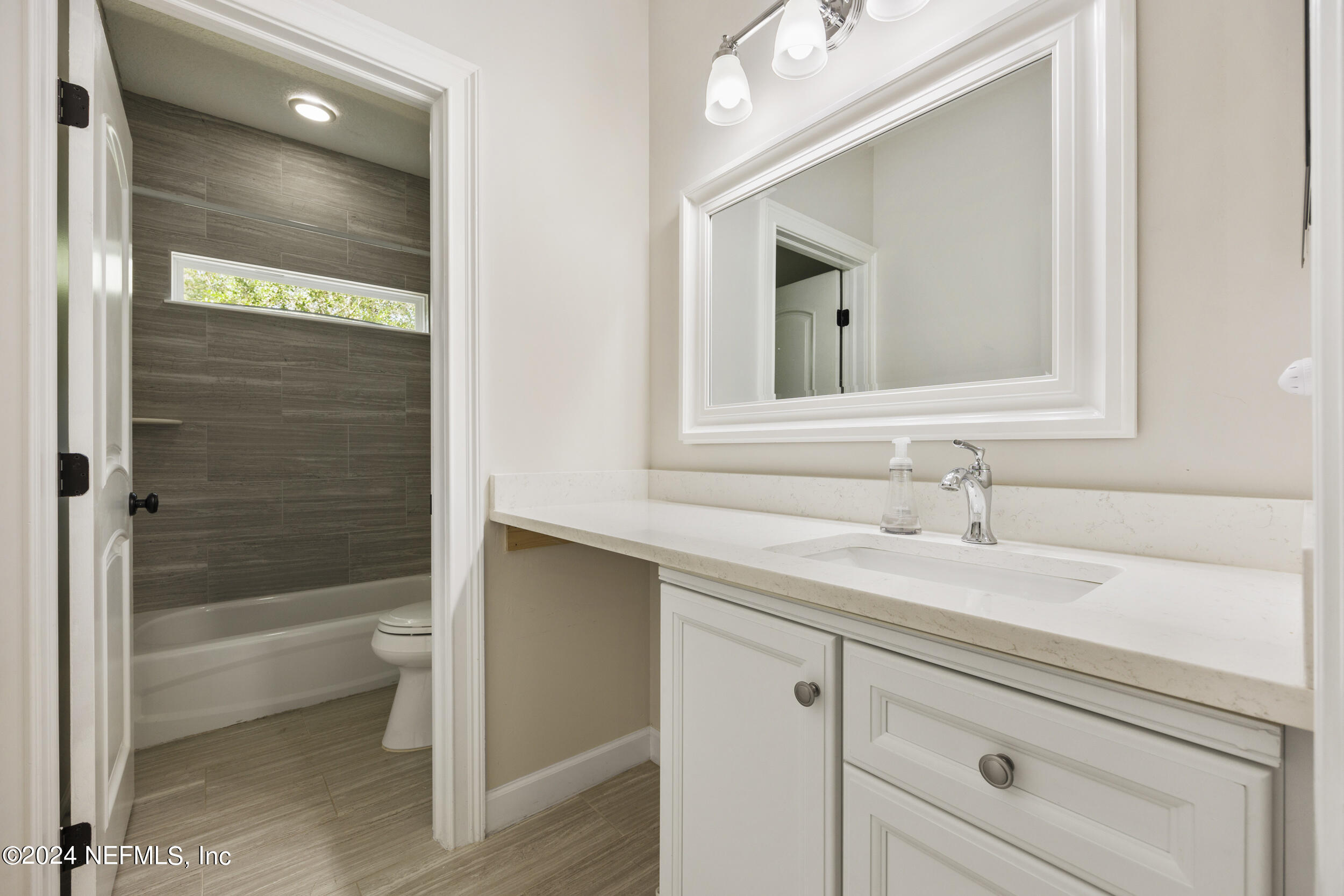 1412 S BURGANDY Trail