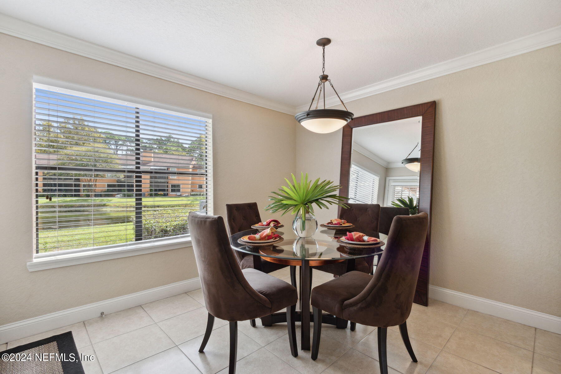 909 SHORELINE Circle