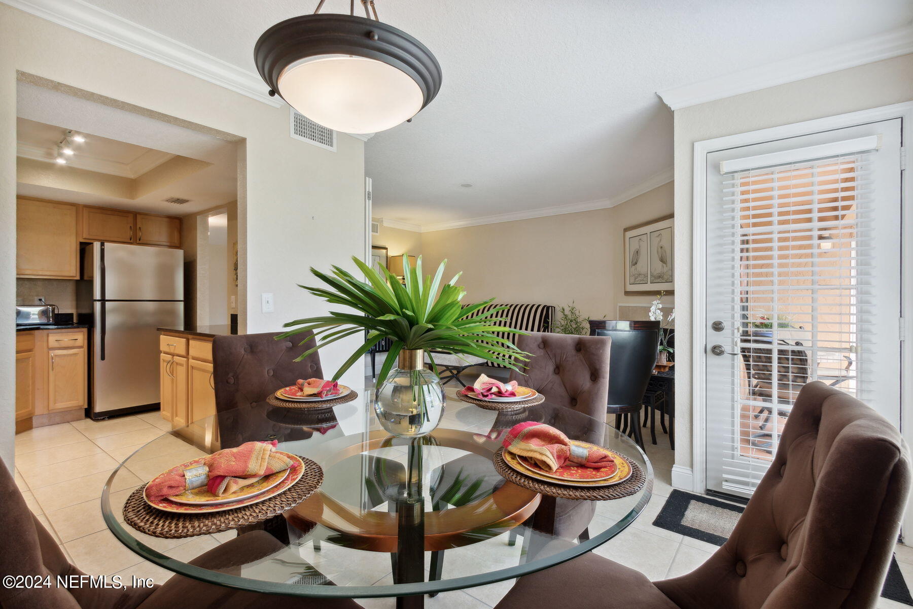 909 SHORELINE Circle