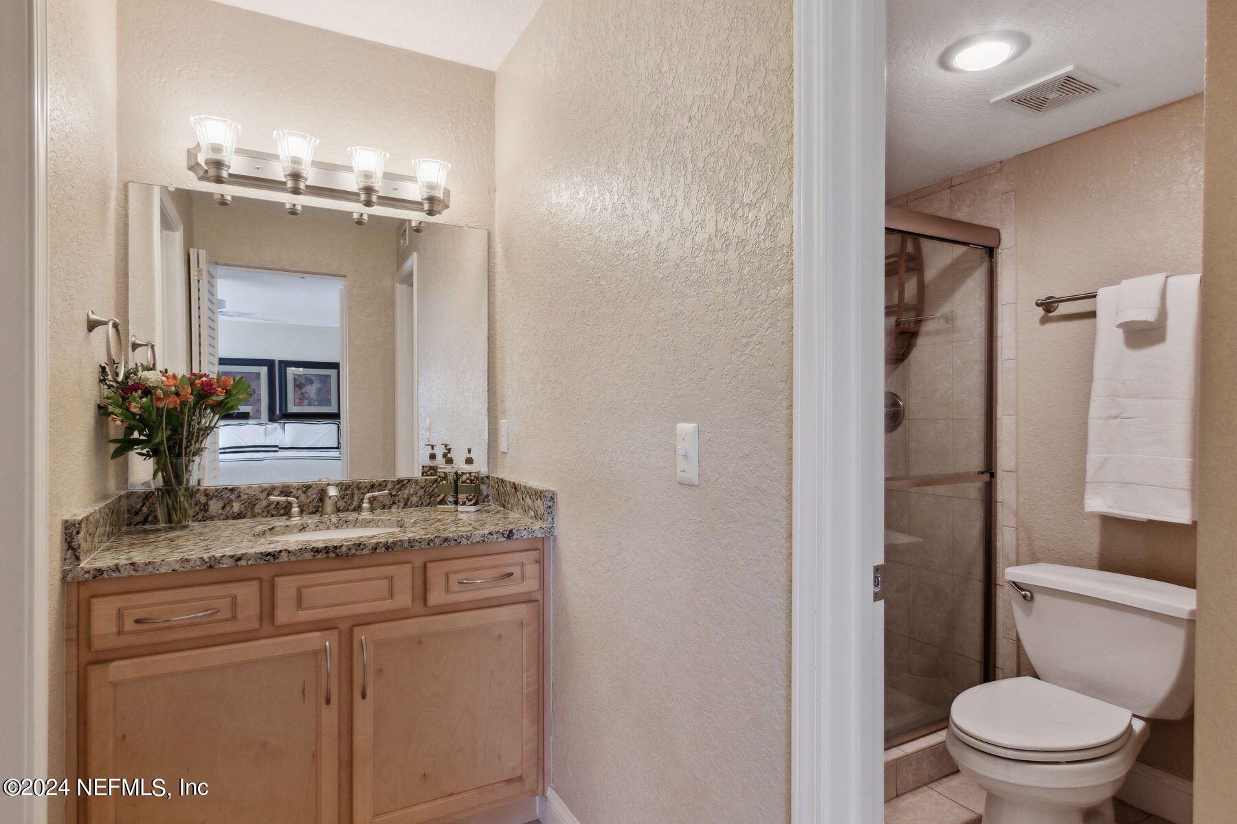 909 SHORELINE Circle