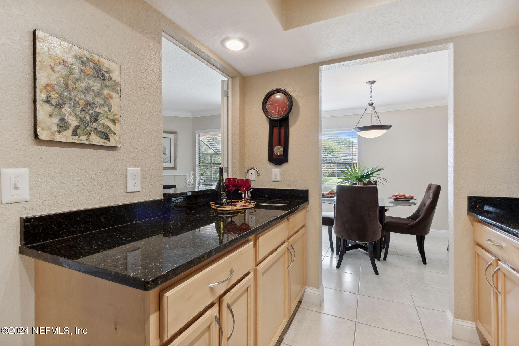 909 SHORELINE Circle