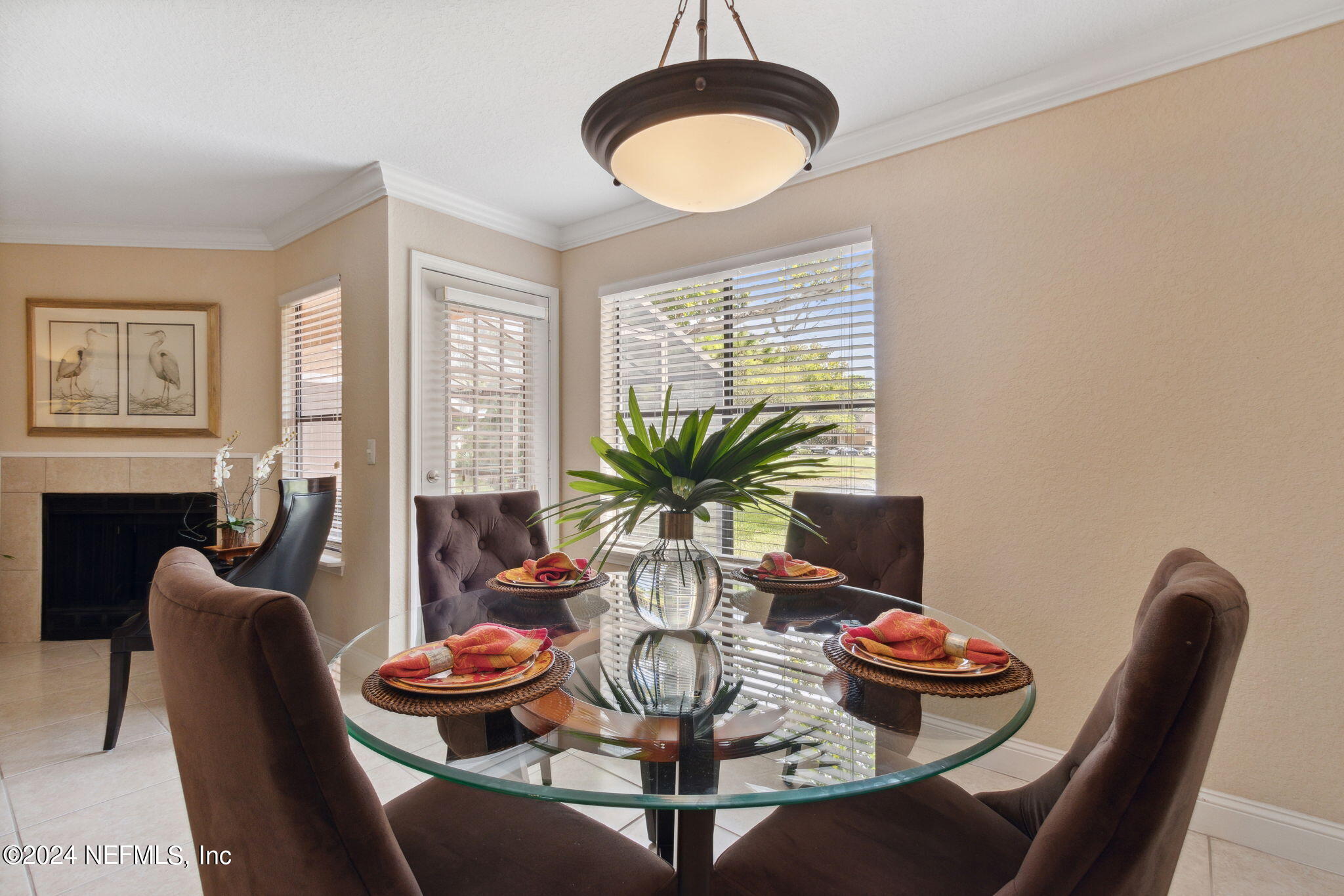 909 SHORELINE Circle