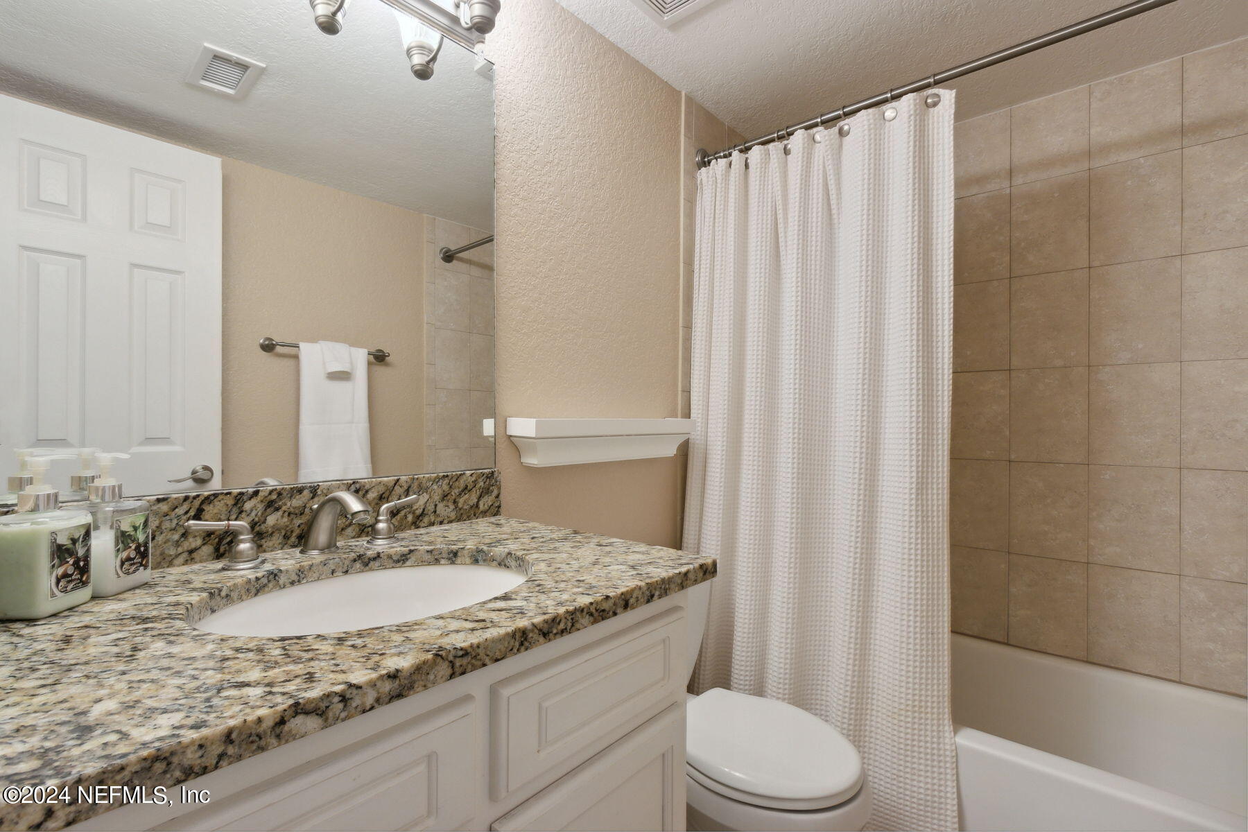 909 SHORELINE Circle