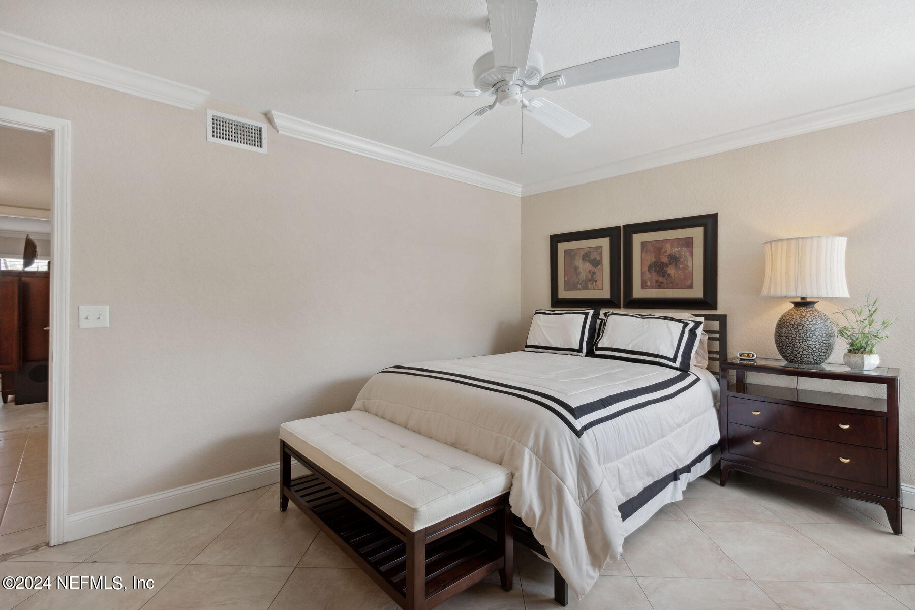 909 SHORELINE Circle