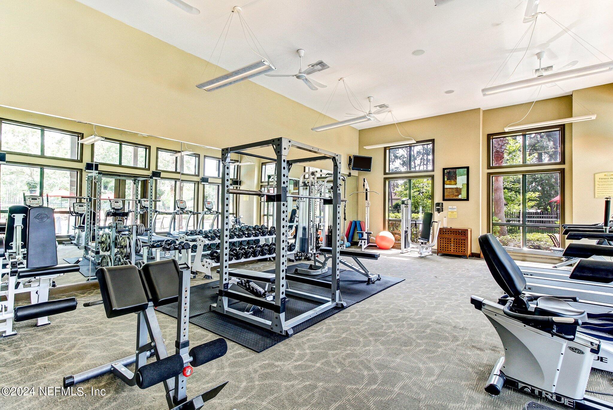 909 SHORELINE Circle