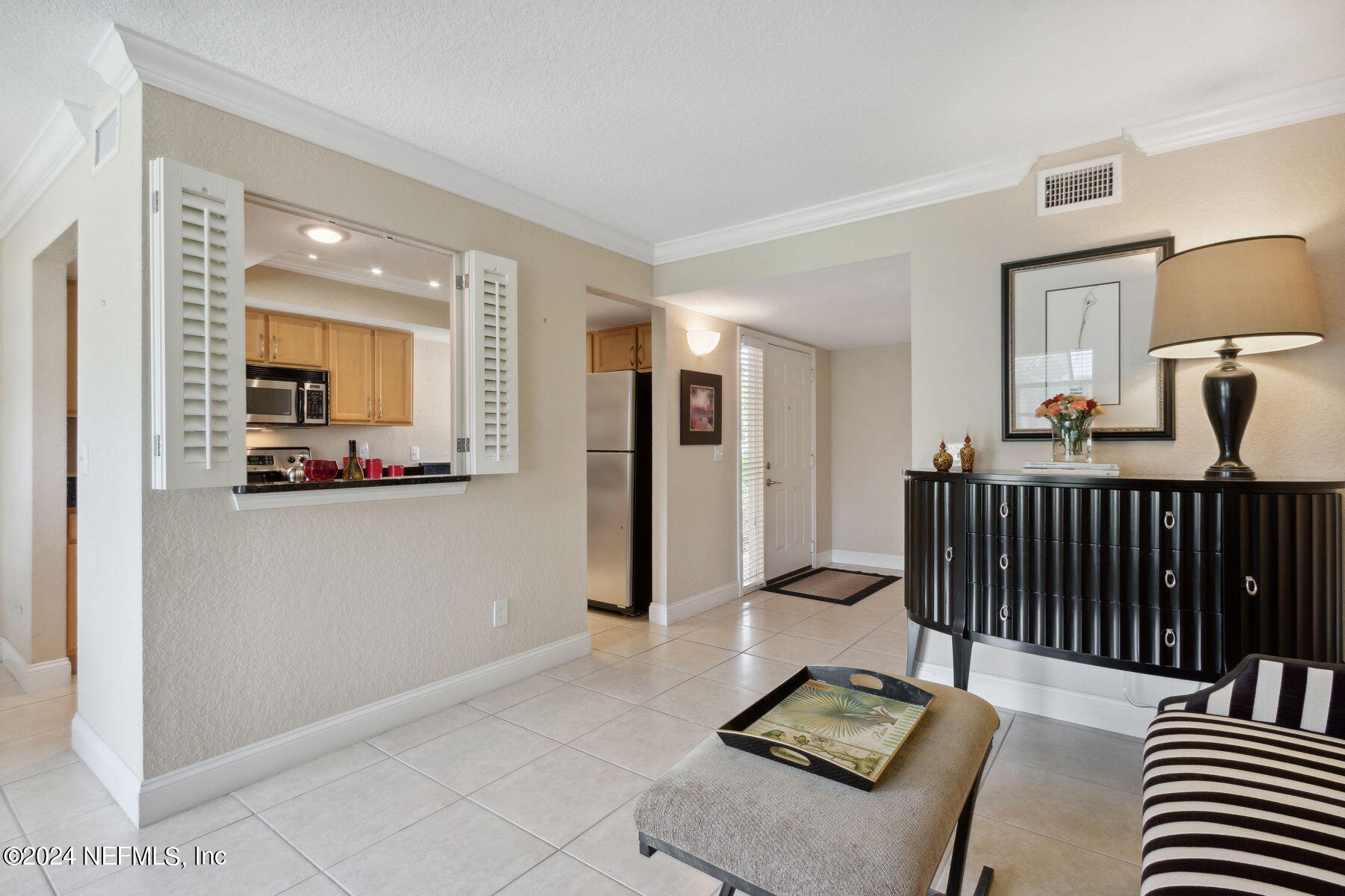 909 SHORELINE Circle