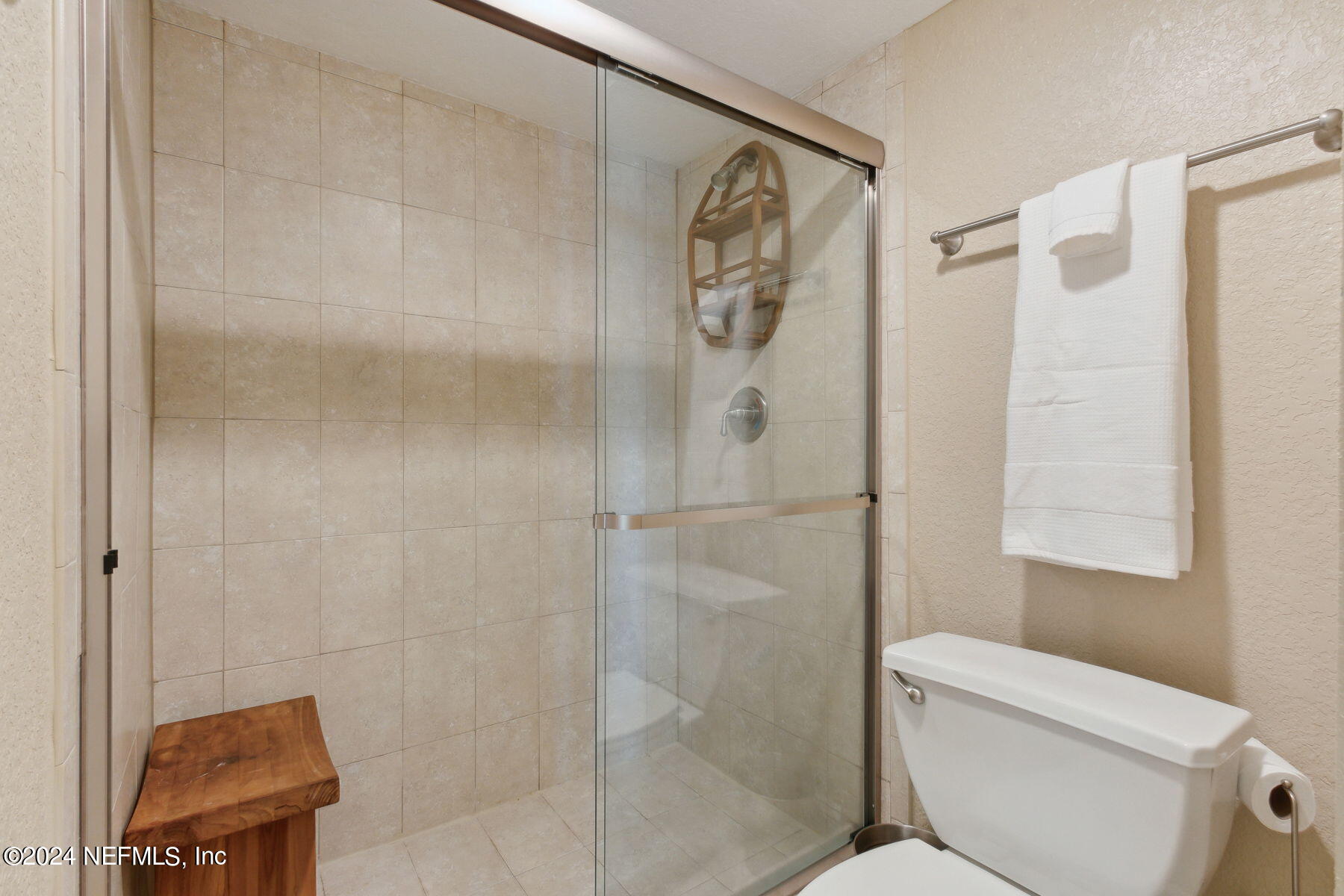 909 SHORELINE Circle