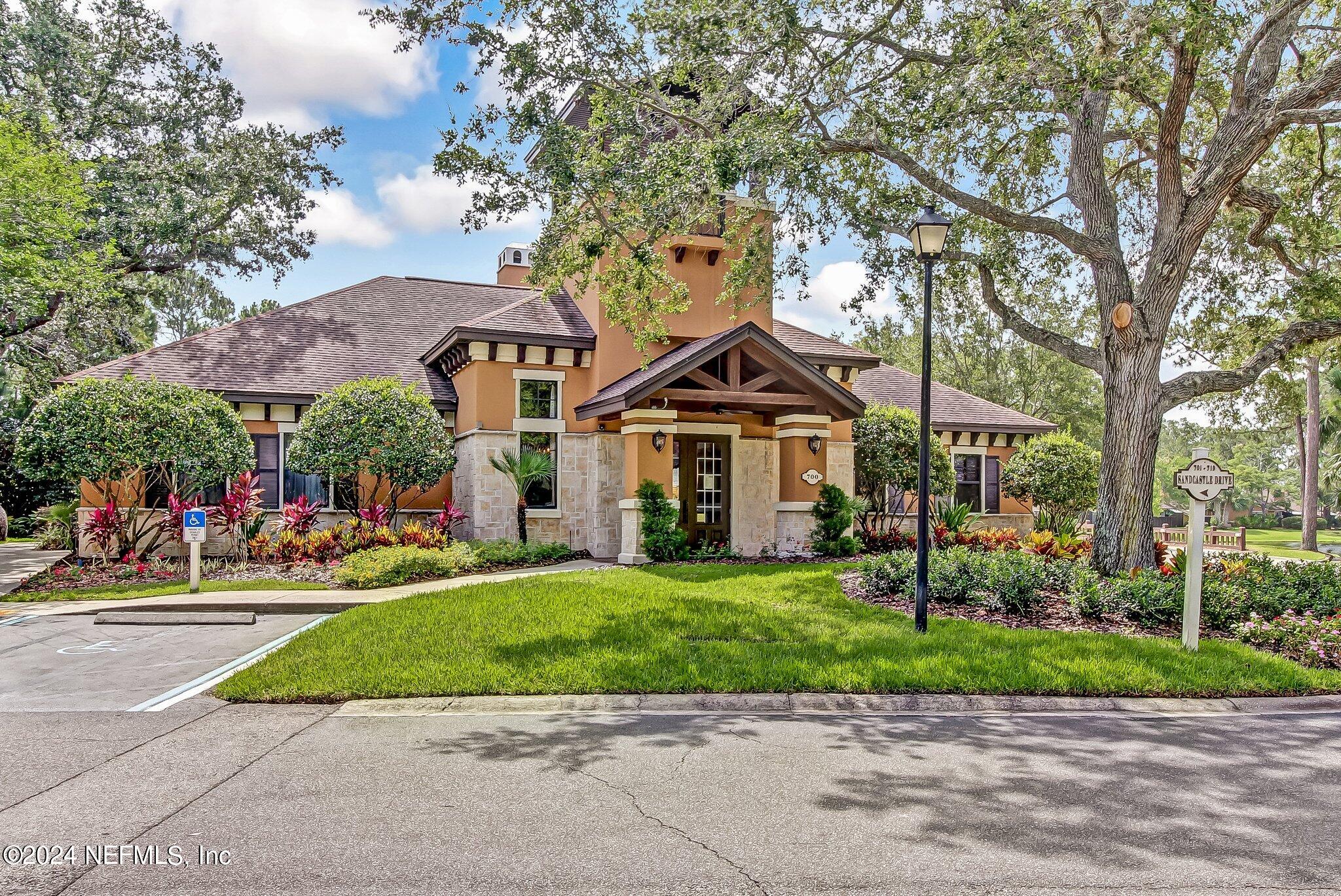 909 SHORELINE Circle