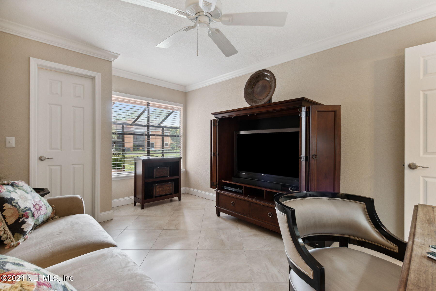 909 SHORELINE Circle