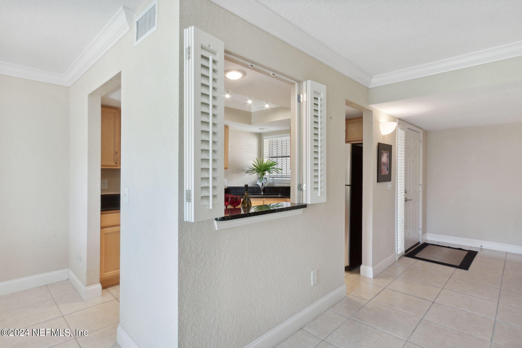 909 SHORELINE Circle