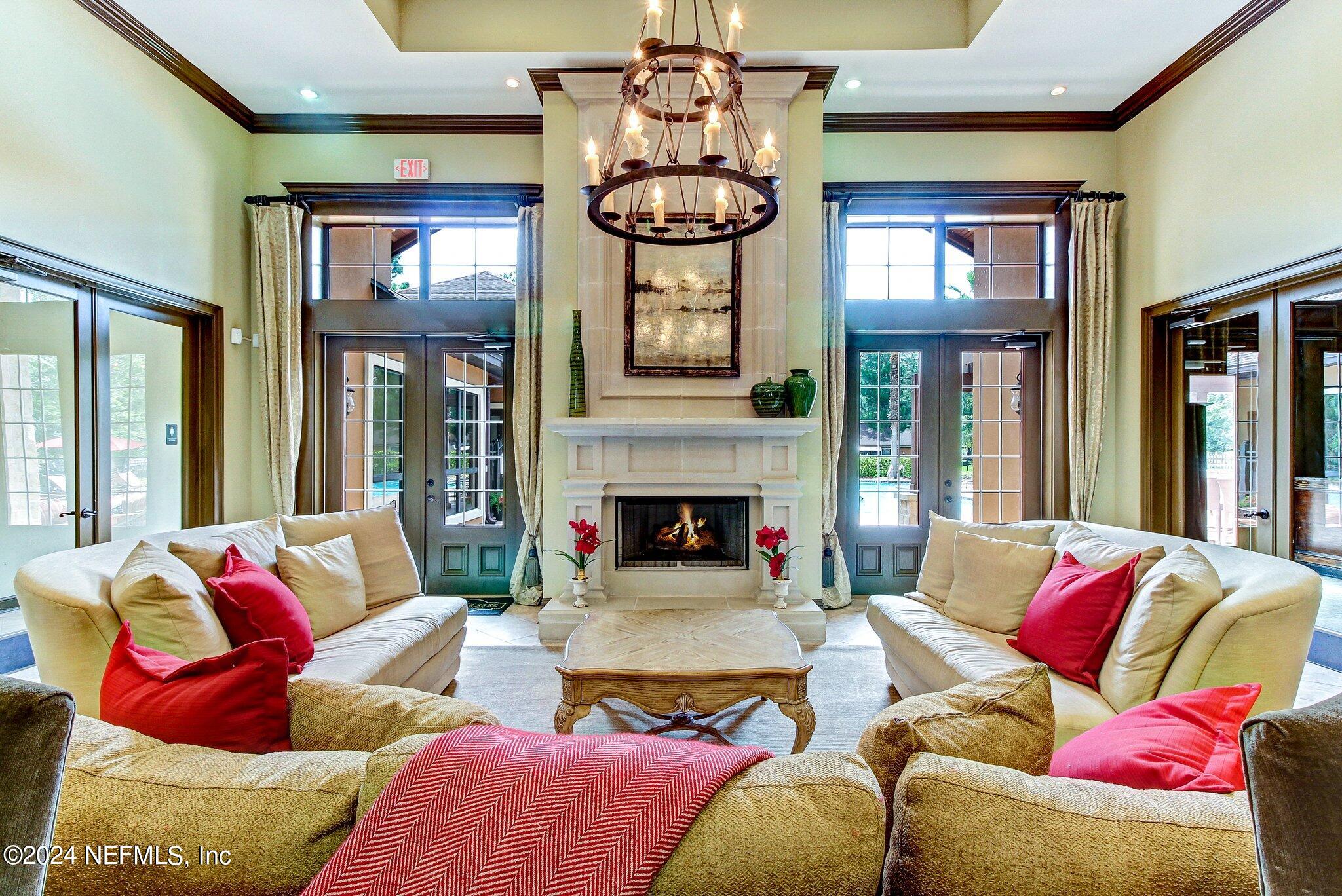 909 SHORELINE Circle