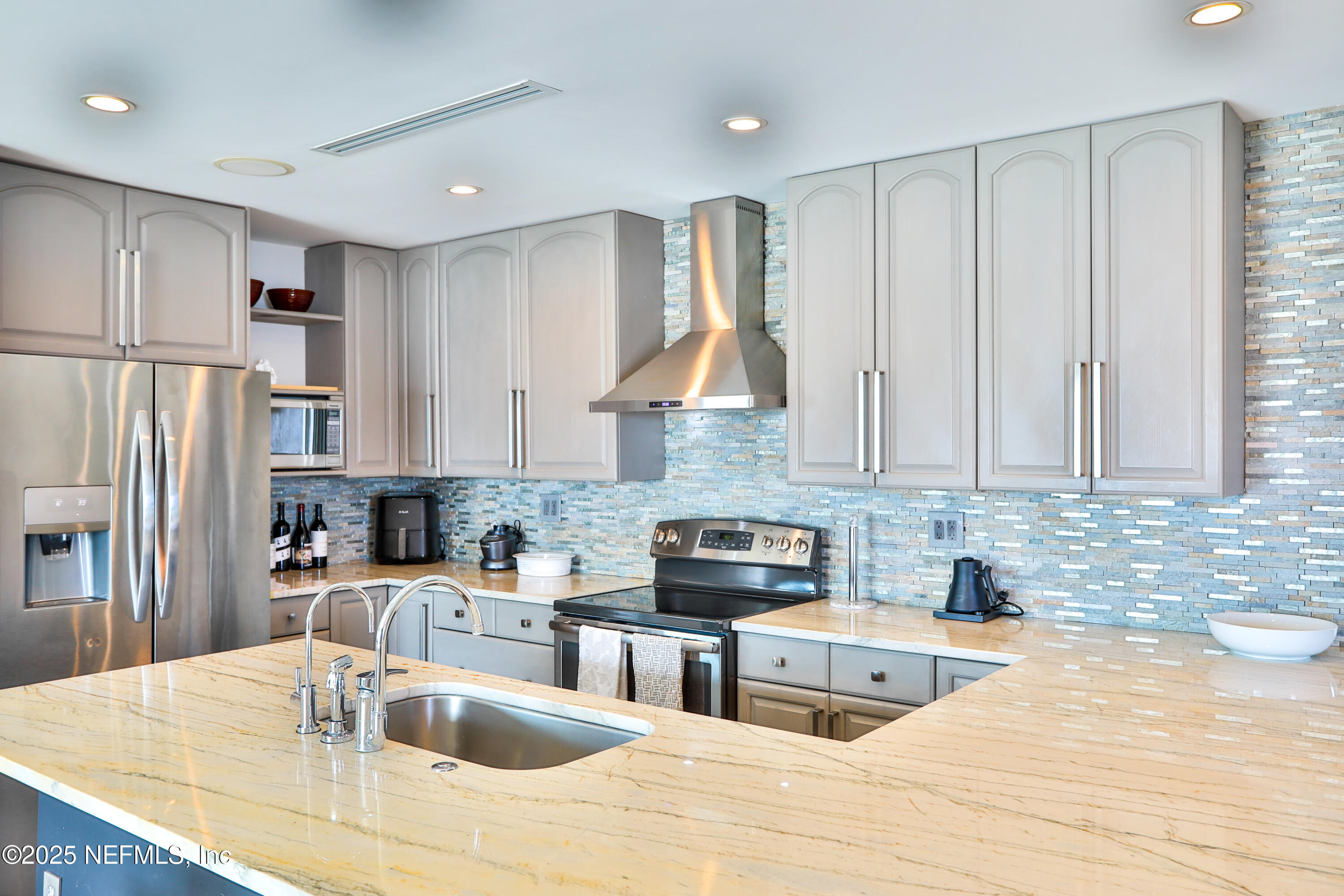 2415 COSTA VERDE Boulevard, 210