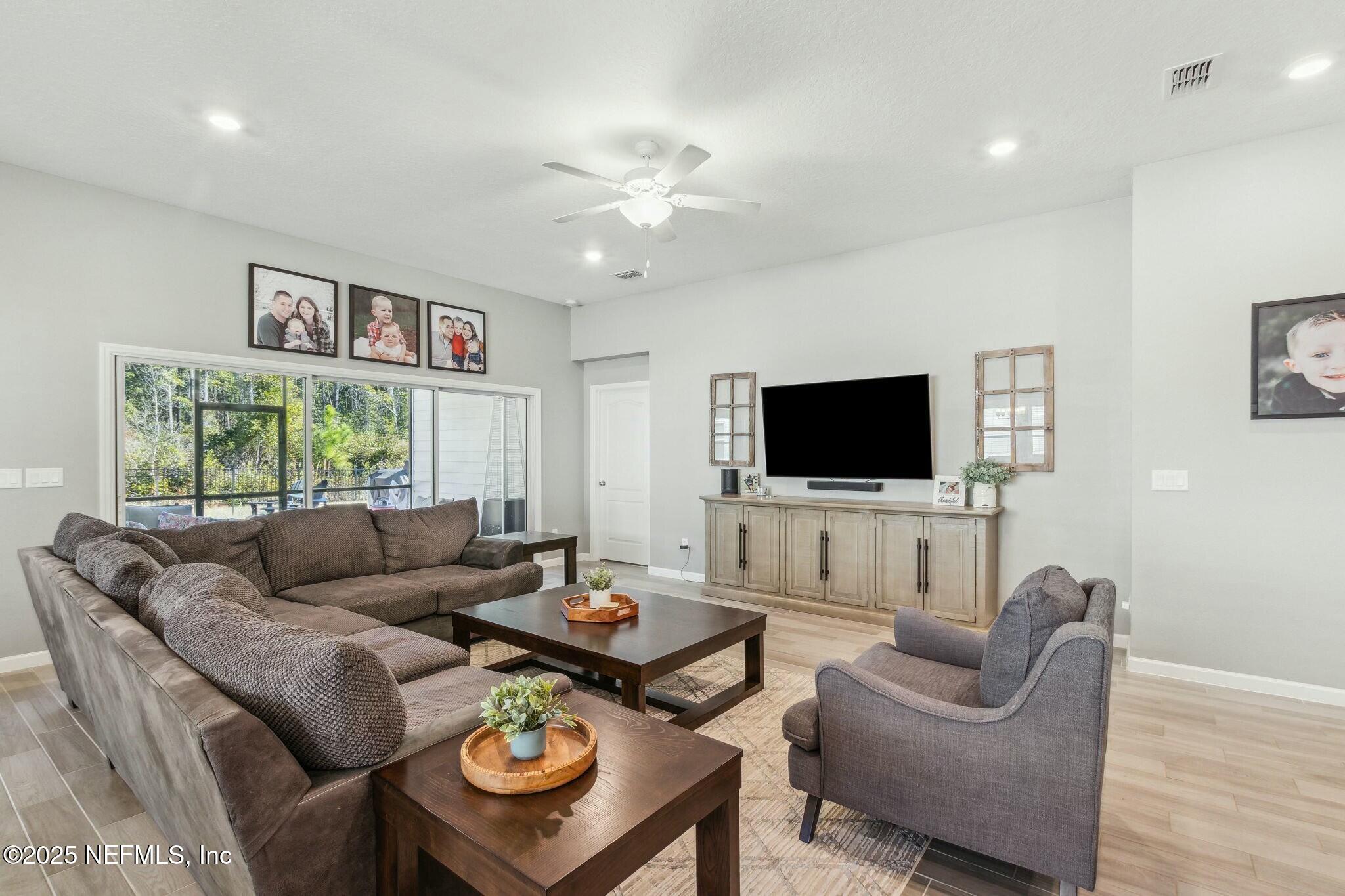 85202 FALL RIVER Parkway