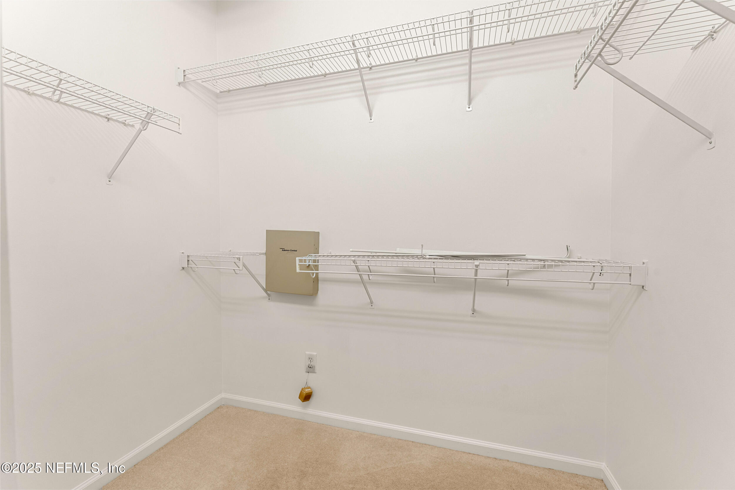 425 CLEARWATER Drive