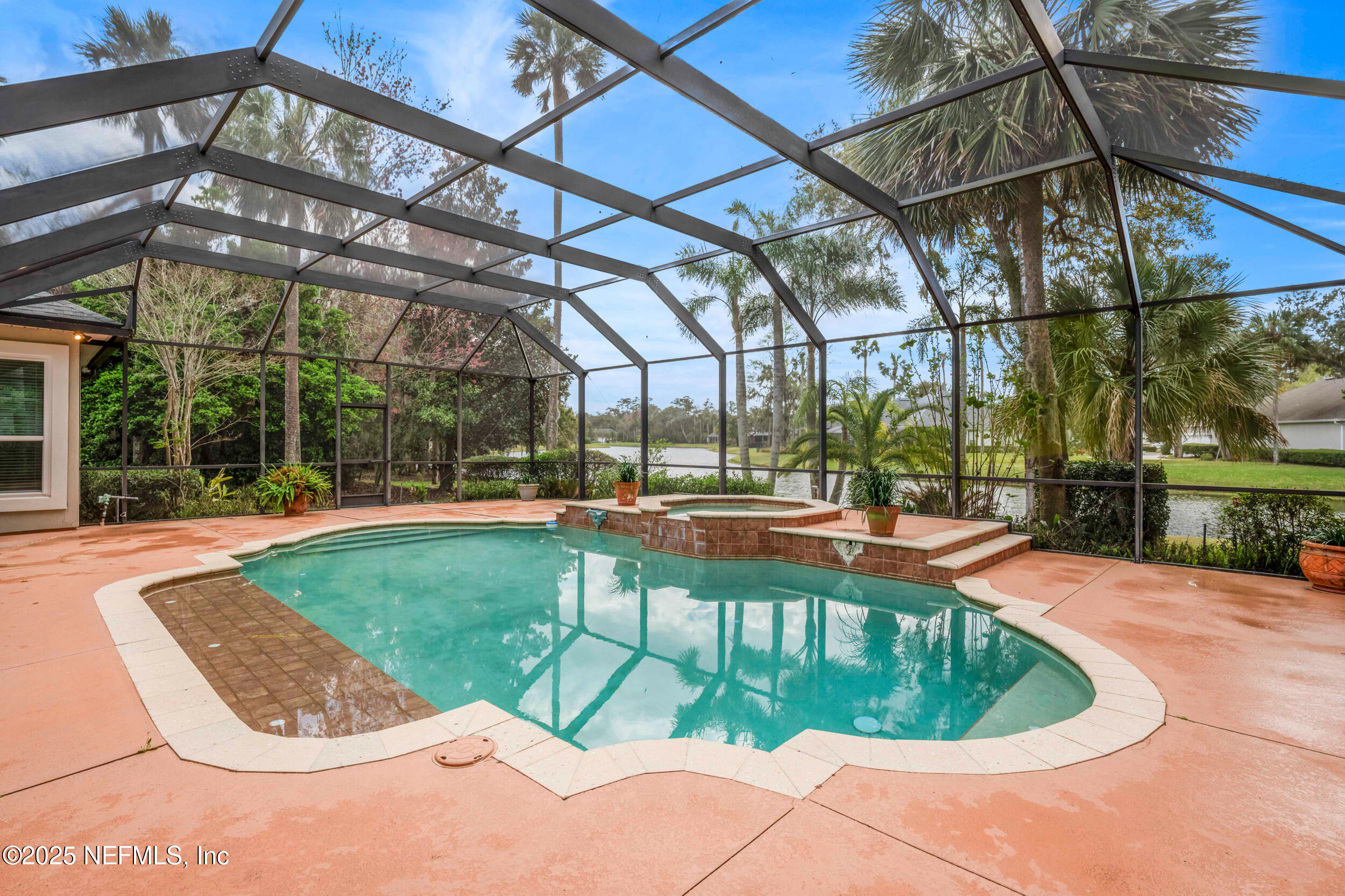 425 CLEARWATER Drive