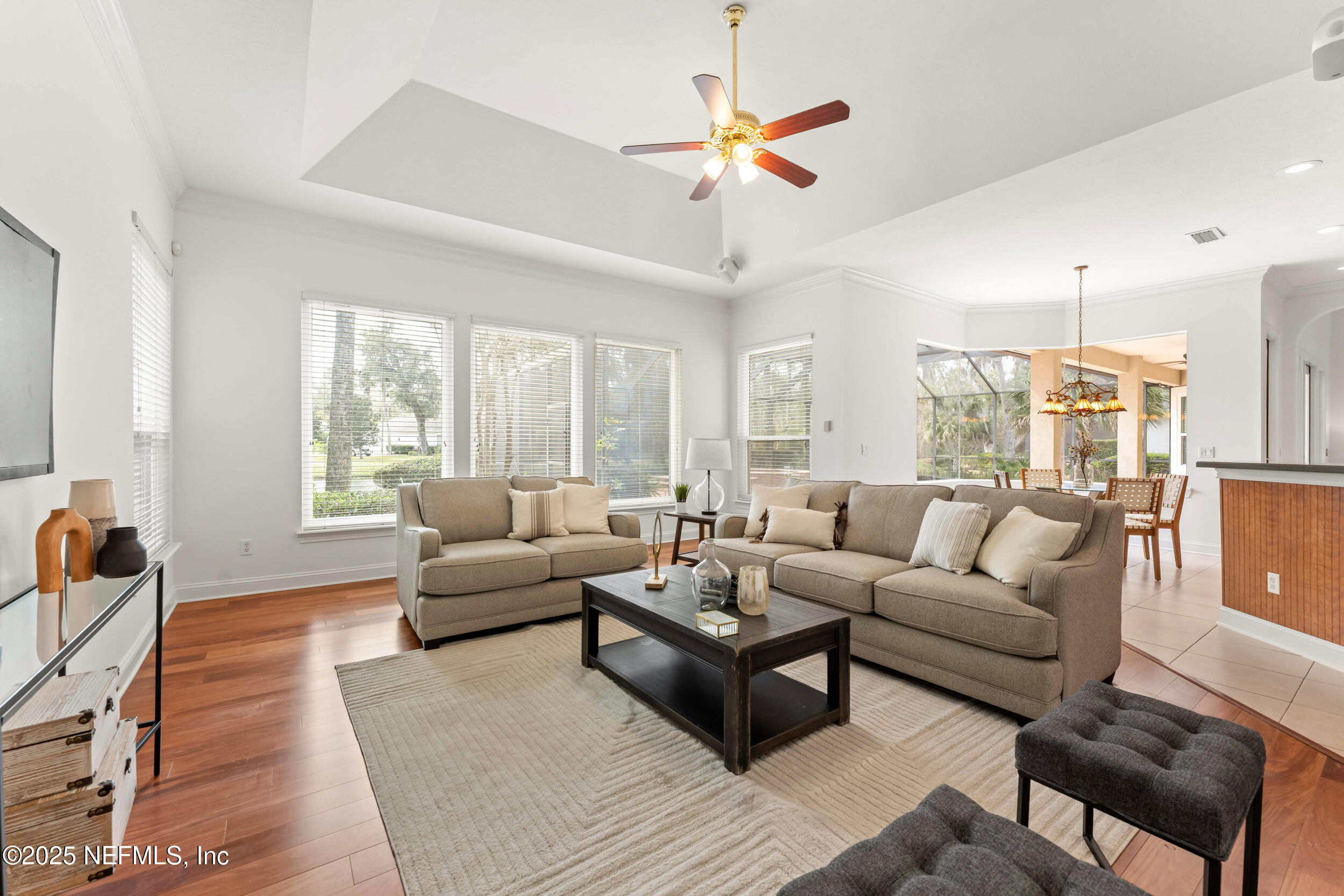 425 CLEARWATER Drive