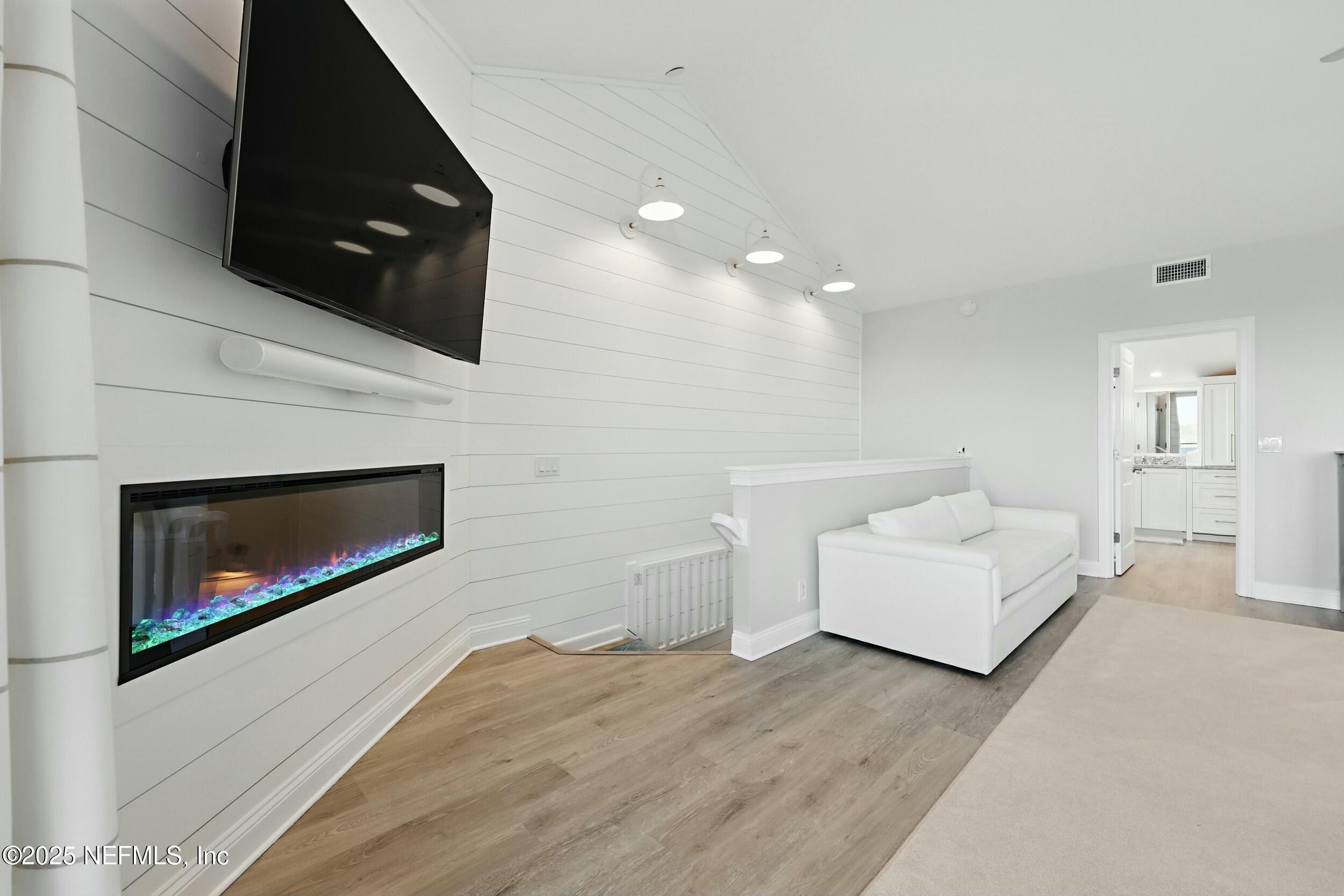 746 SPINNAKERS REACH Drive