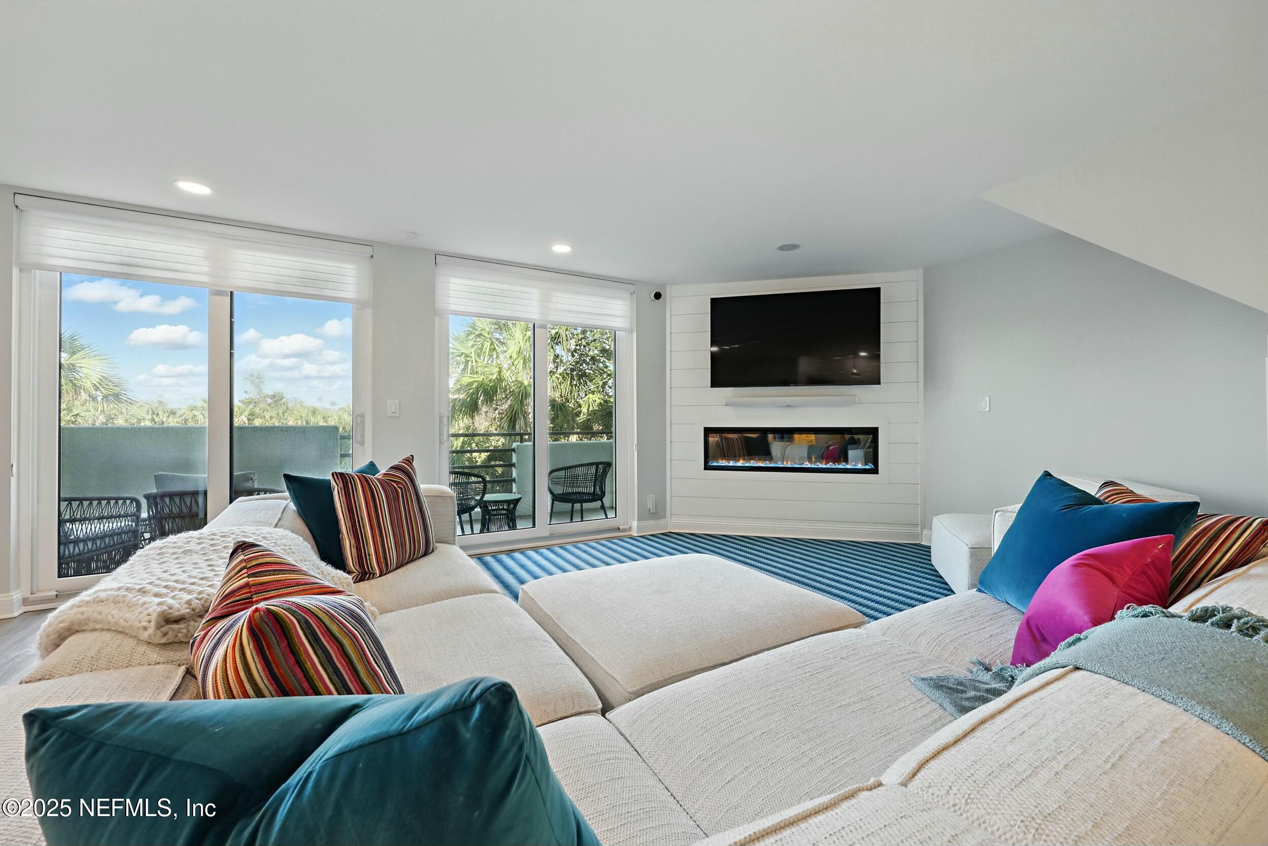 746 SPINNAKERS REACH Drive