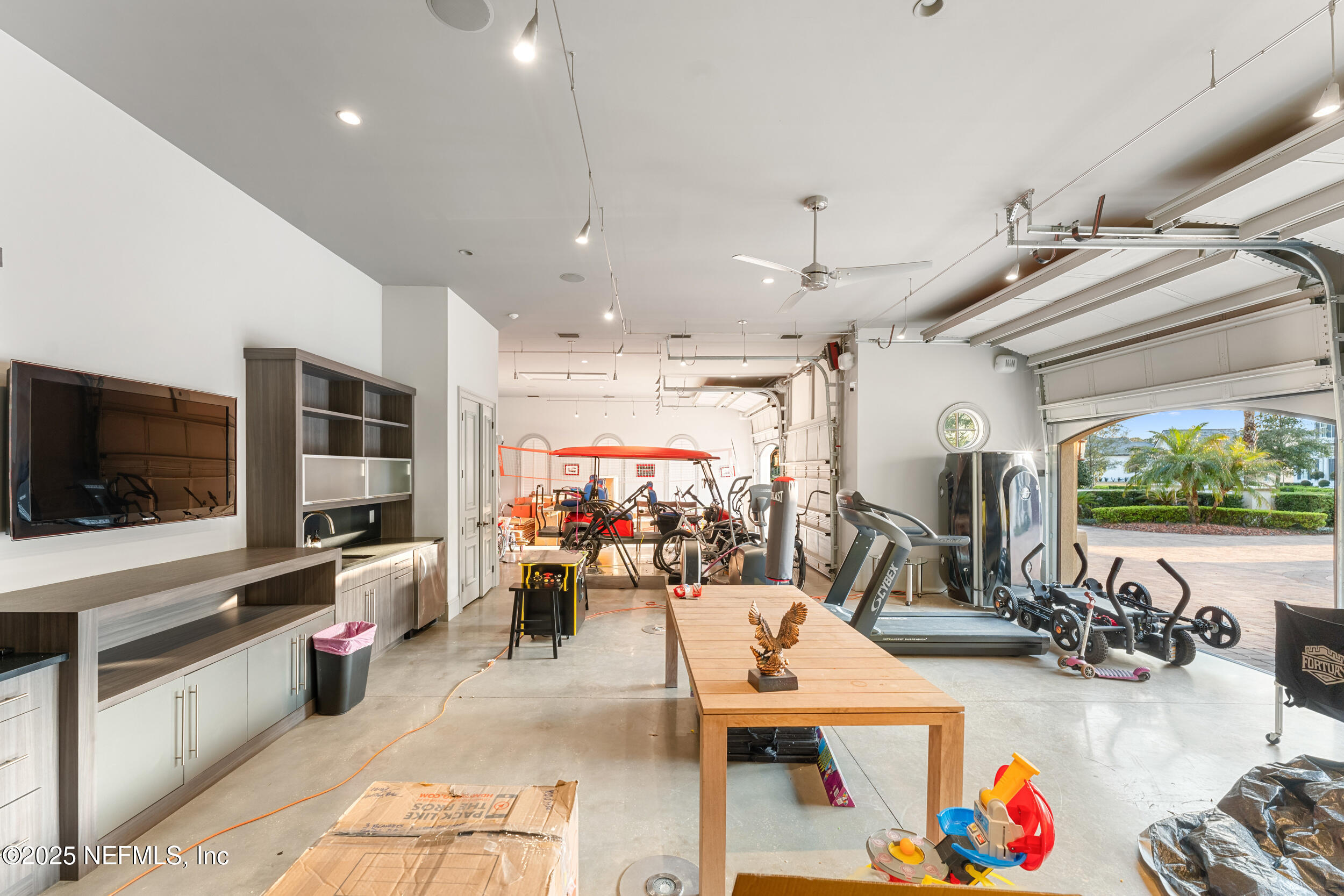 5282 HIDDEN HOLLOW Court