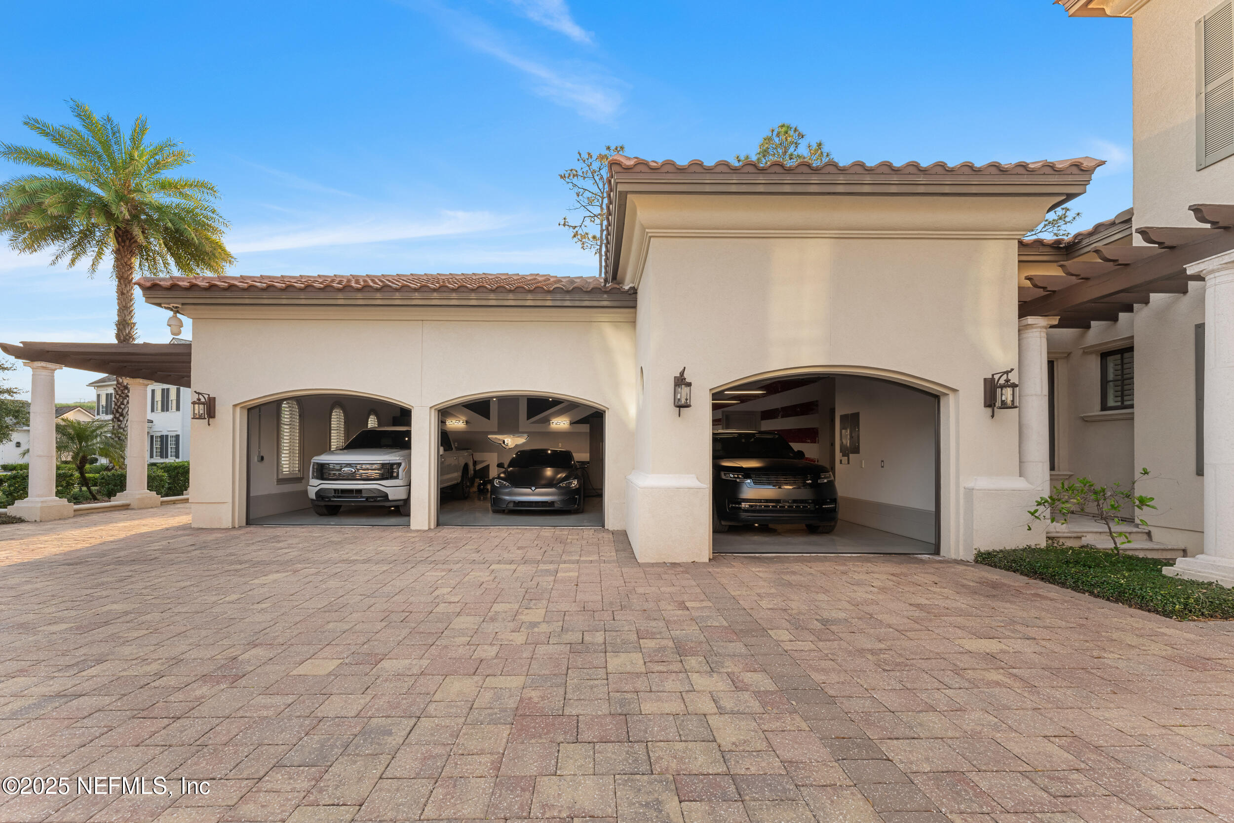 5282 HIDDEN HOLLOW Court
