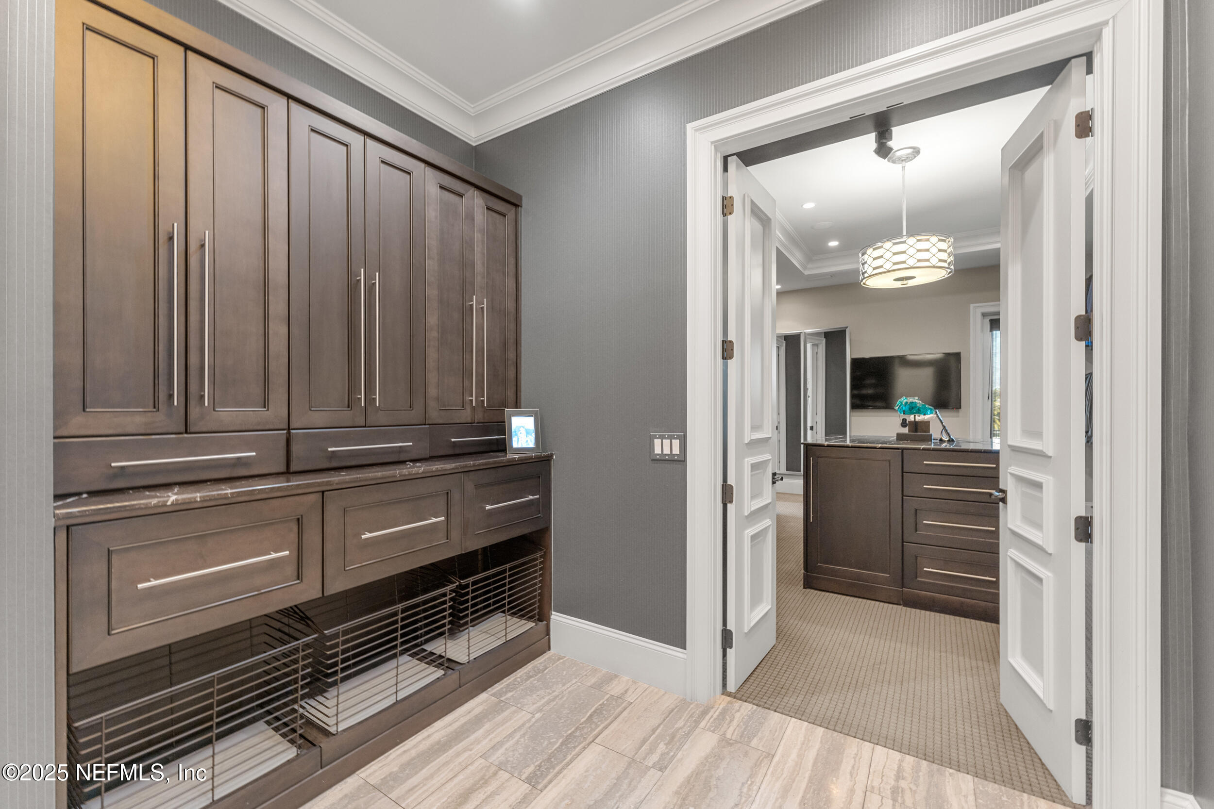 5282 HIDDEN HOLLOW Court